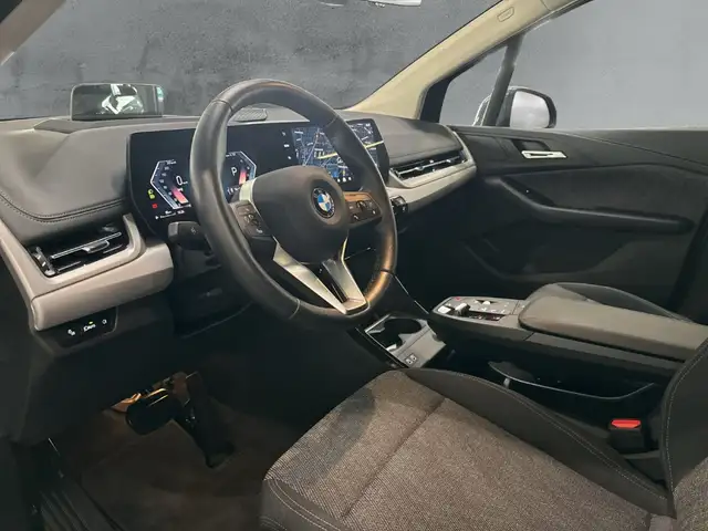 BMW 2 Series view 9