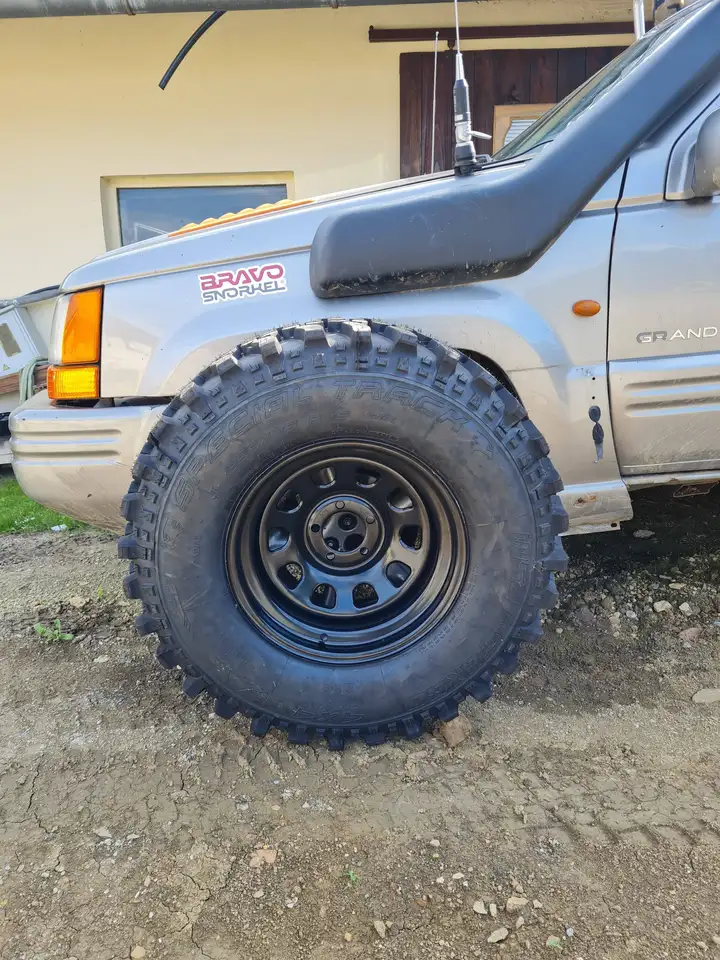 Jeep Grand Cherokee 5,9 Limited LX Aut., foto 9