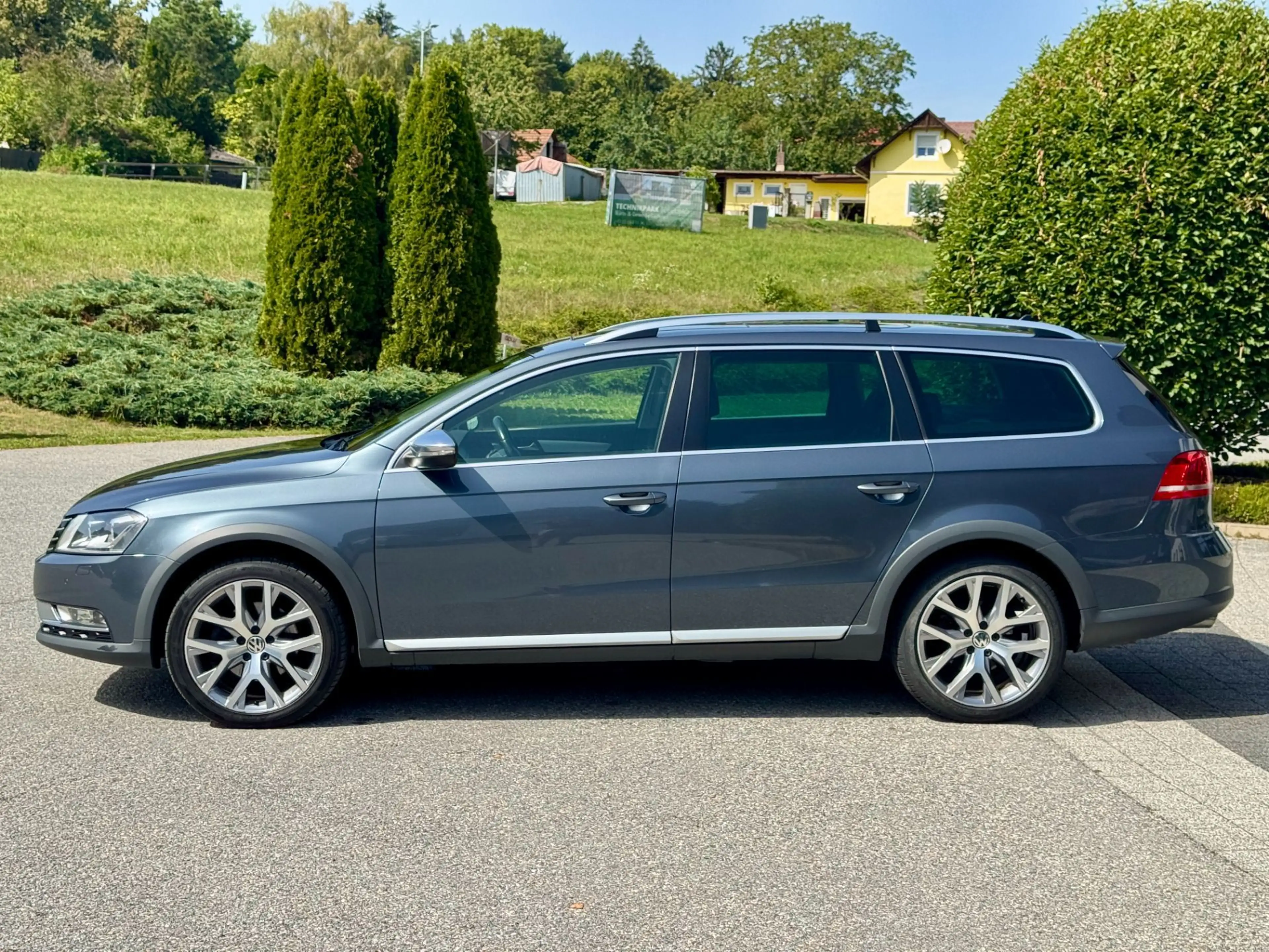 Volkswagen Passat Alltrack BMT Sky 2,0 TDI DPF 4Motion DSG — photo 3
