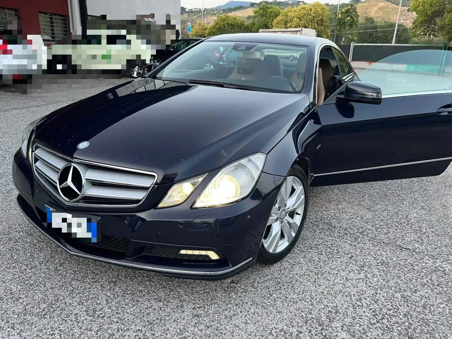 Mercedes-Benz E 250 E 250 CDI Coupé BlueEFFICIENCY Avantgarde Blau - 1