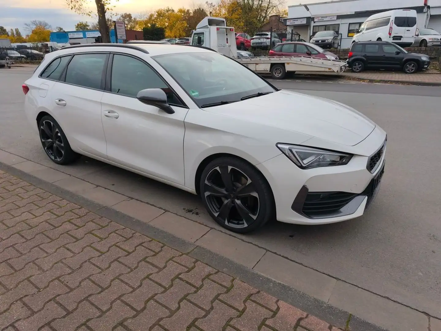 CUPRA Leon Sportstourer VZ 1,4 e-Hybrid- Benzin Weiß - 2