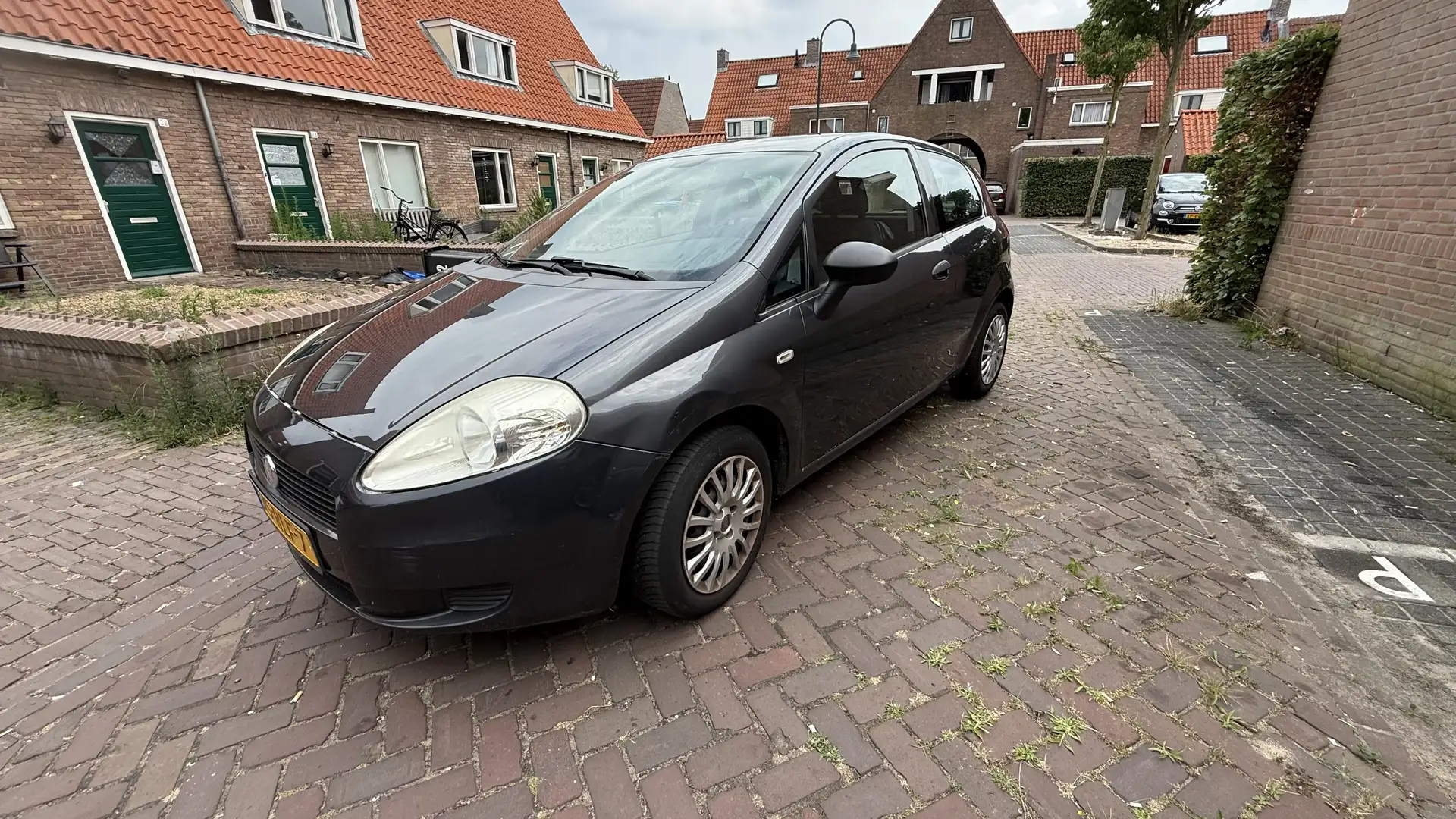 Fiat Punto 1.2 Actual Grijs - 2