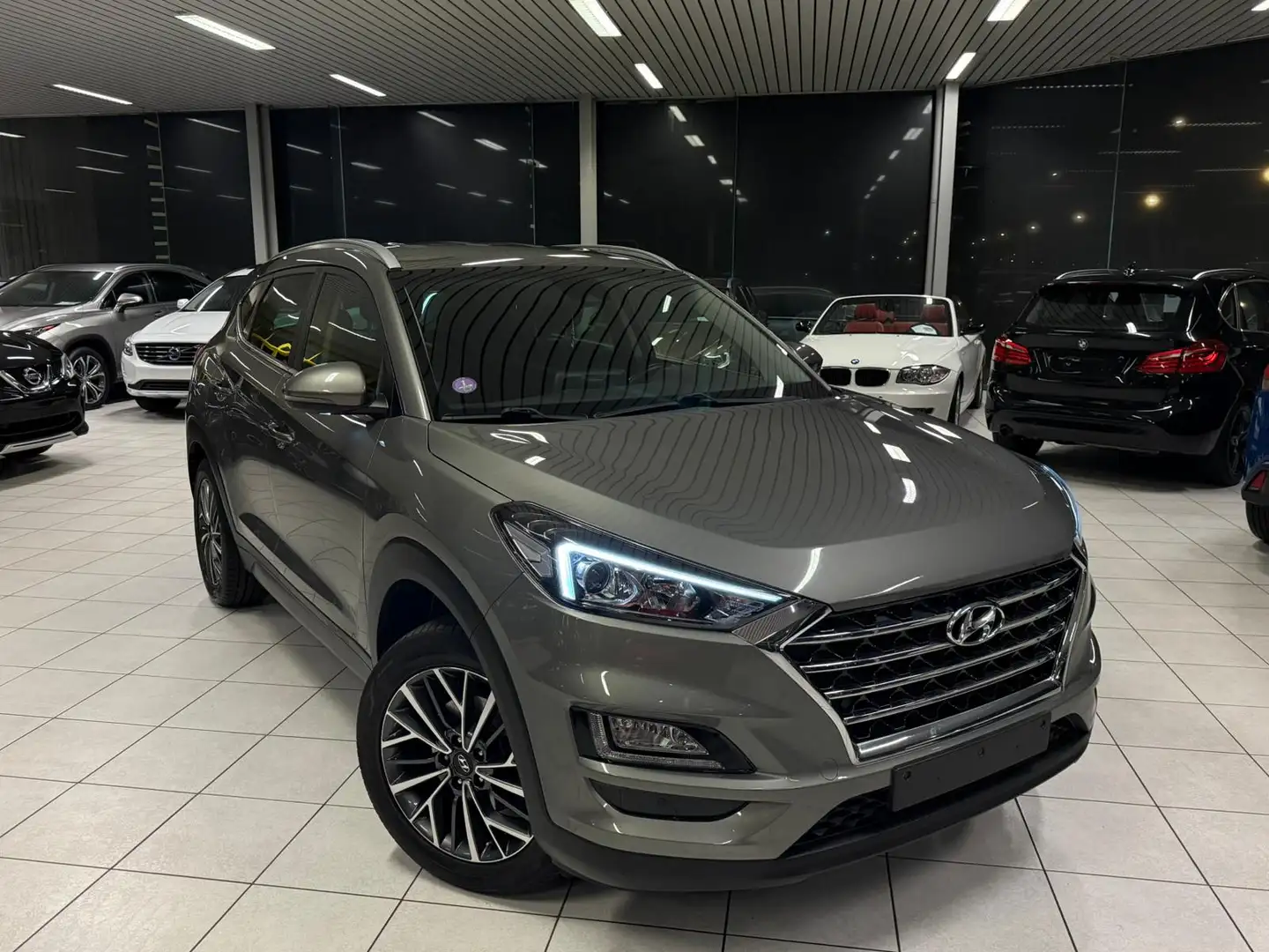 Hyundai TUCSON 1.6i Essence 97kW Euro 6d-TEMP Année 07/2019 Grau - 1