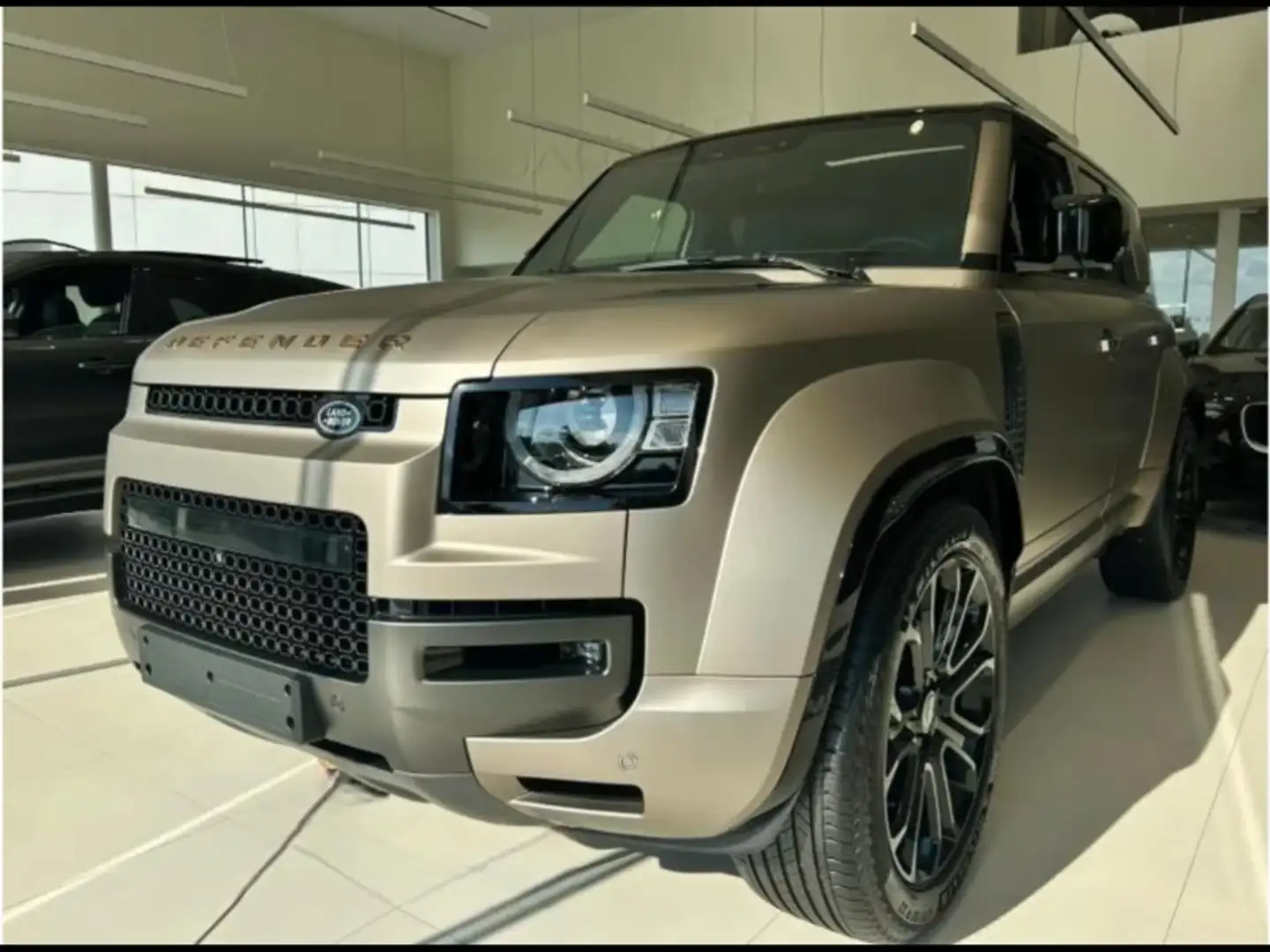 Land Rover Defender 110 P635 OCTA AWD Auto. 25.5MY - 1