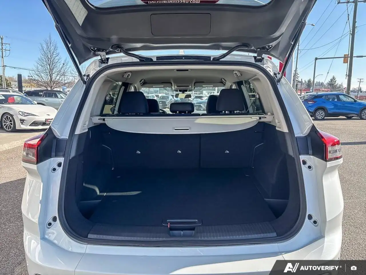 Nissan Rogue снимка Nissan Rogue