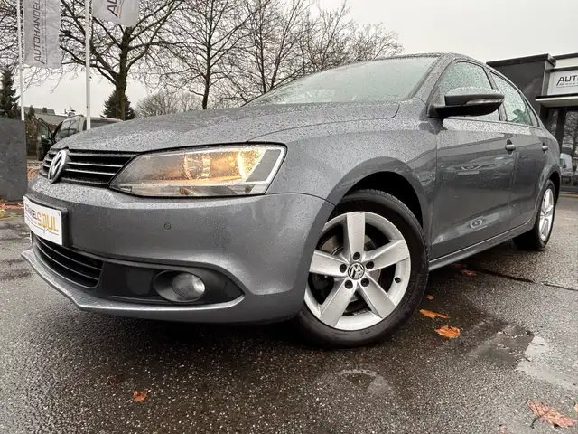 Volkswagen Jetta view 25