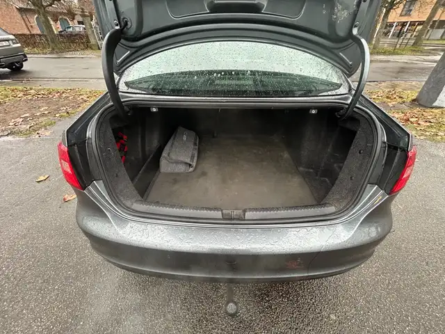 Volkswagen Jetta view 18