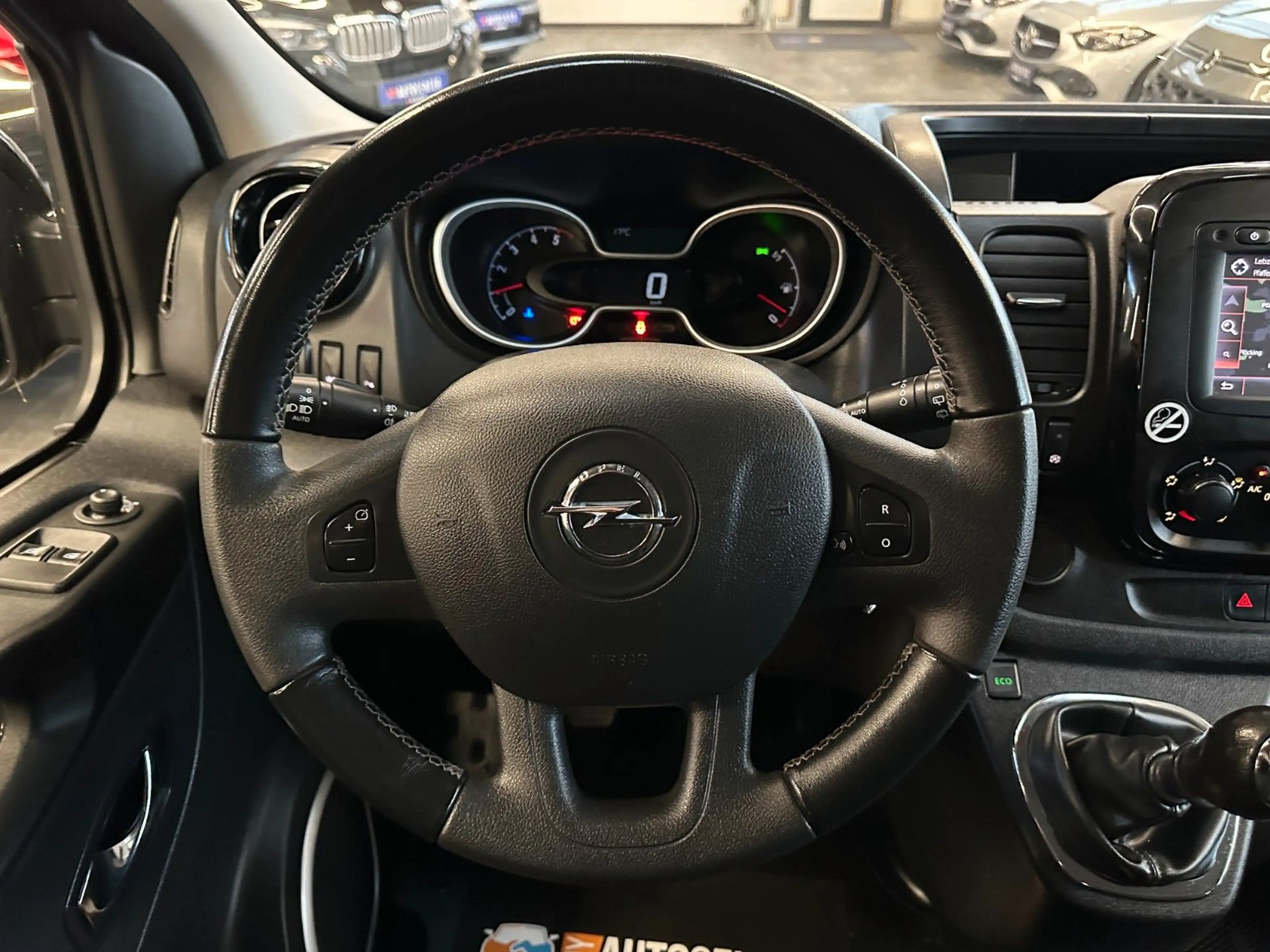 Opel Vivaro *TÜV 08/28*9-SITZER*STHZ*TEMPO*AHK*PDC* — photo 9