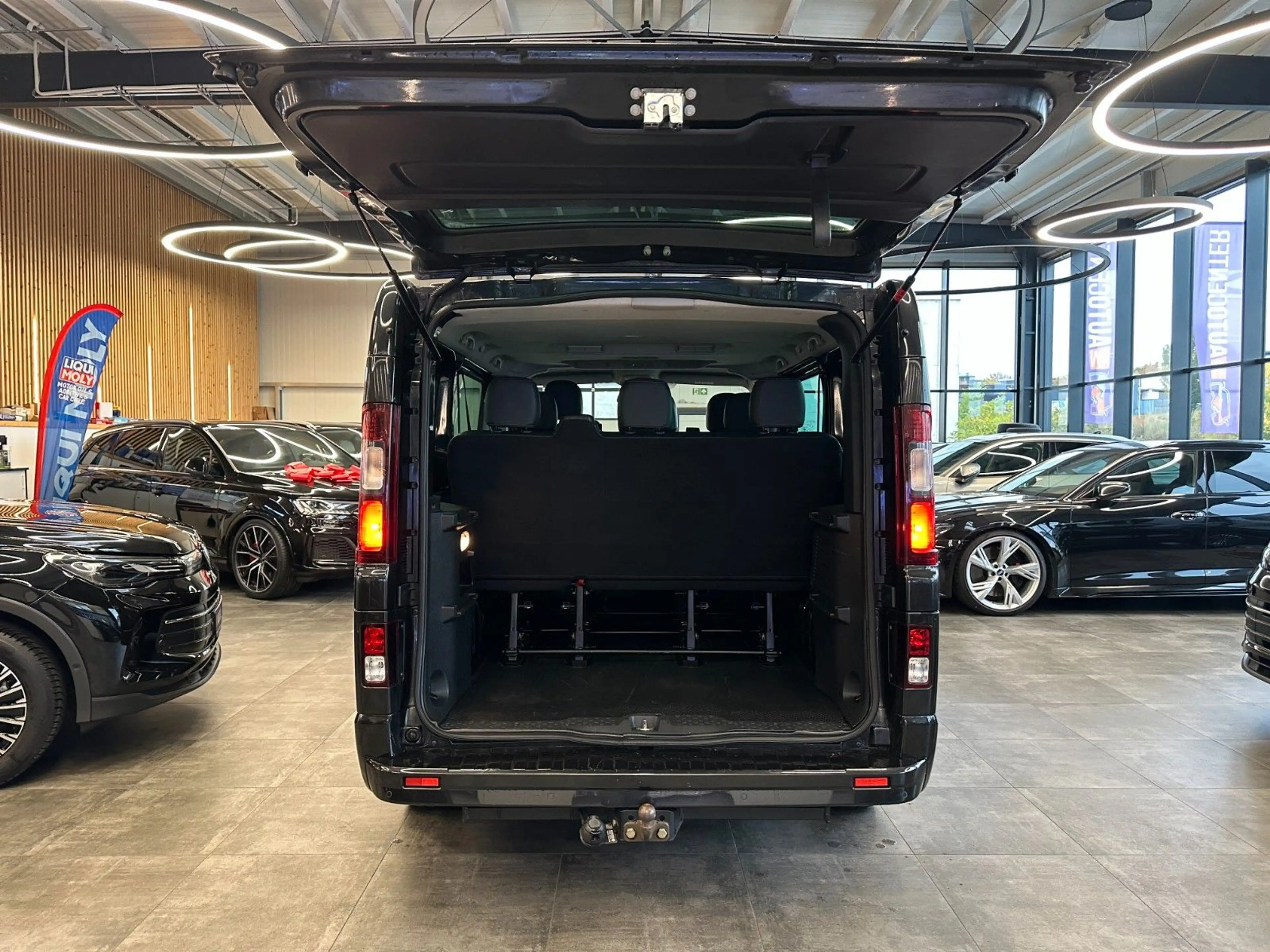 Opel Vivaro *TÜV 08/28*9-SITZER*STHZ*TEMPO*AHK*PDC* — photo 6