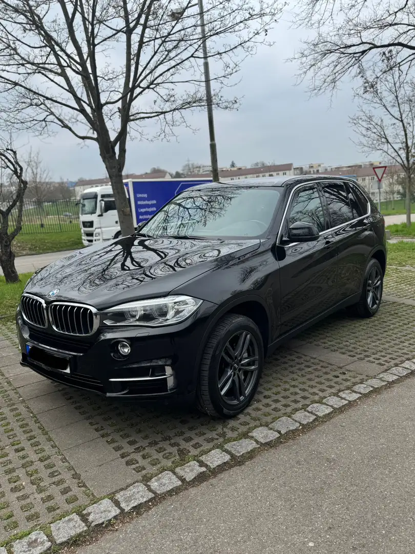 BMW X5 xDrive 50 i Schwarz - 2