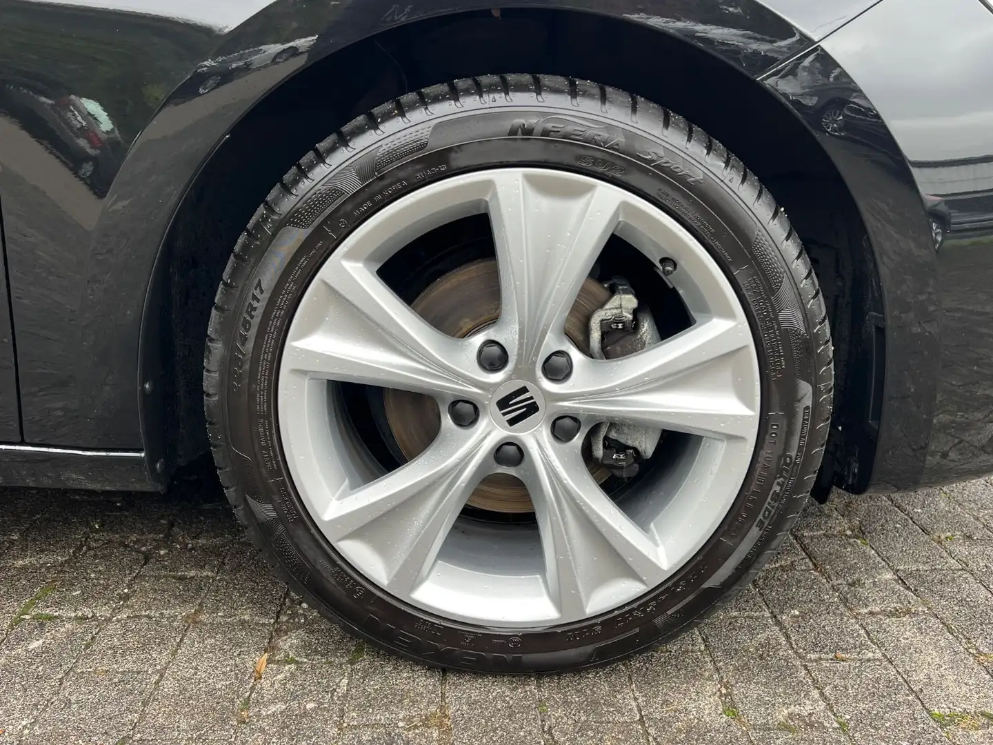 SEAT Leon Sportstourer 1.5 TSI FR Navi LED Matrix AHK Schwarz - 2