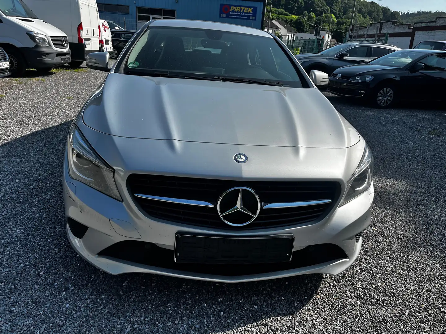 Mercedes-Benz CLA 180 CLA 180 (117.342) Grau - 1