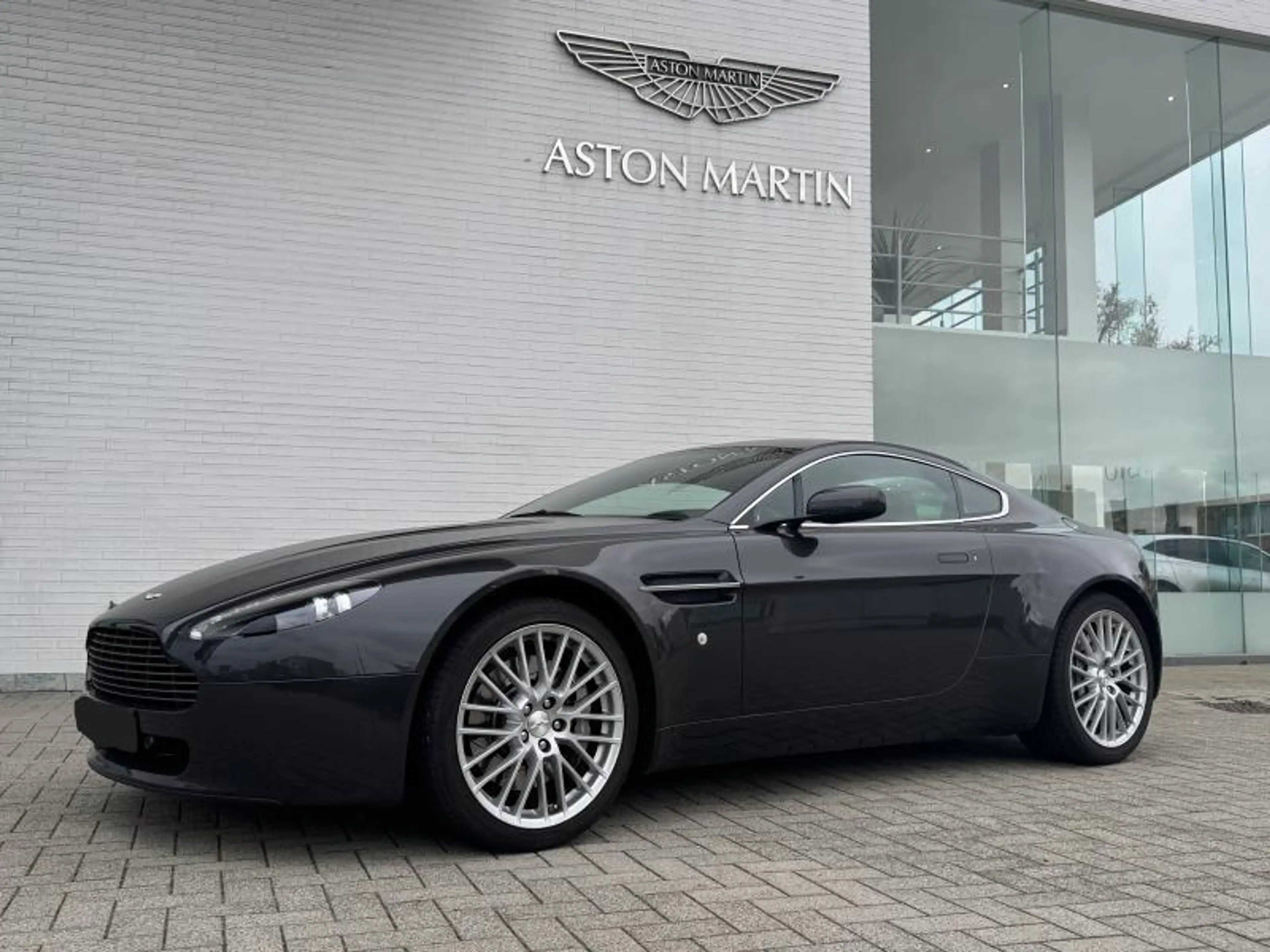 Aston Martin V8 4.7l Sportshift — photo 2