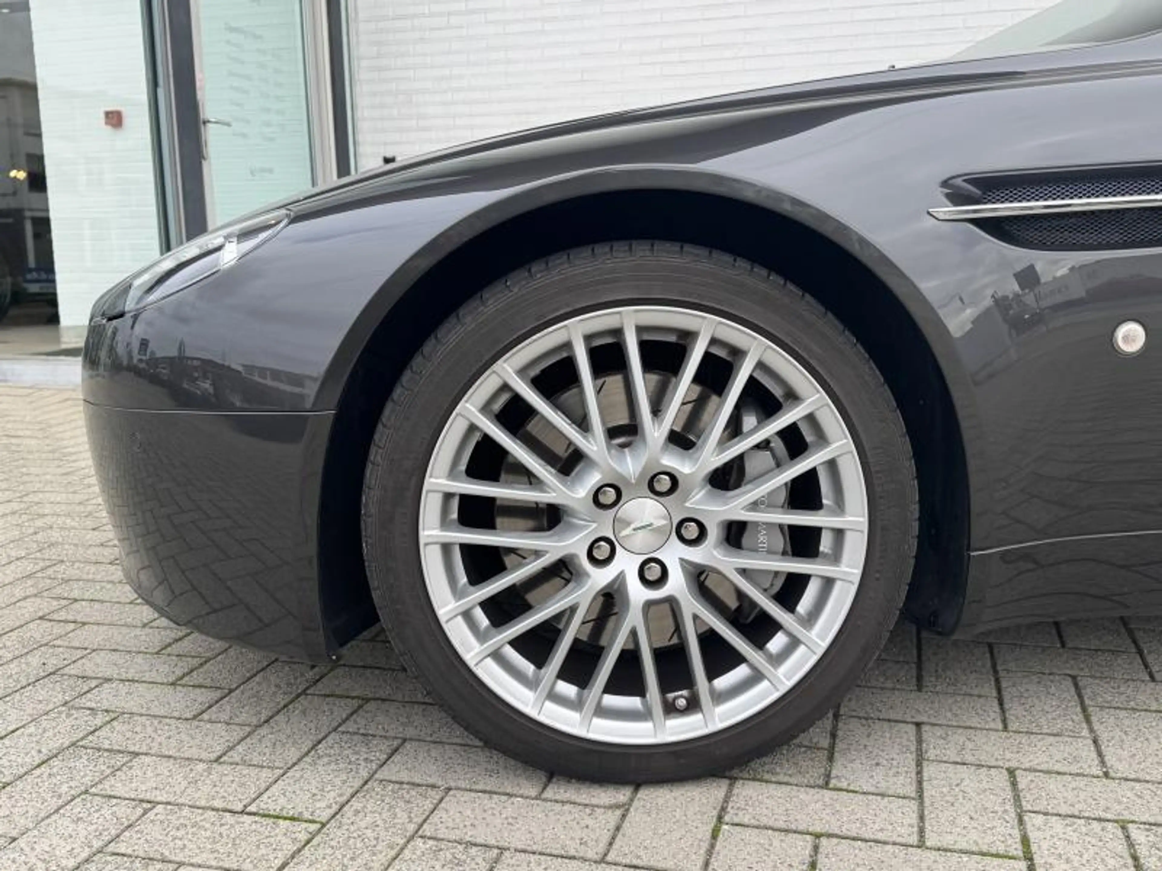 Aston Martin V8 4.7l Sportshift — photo 8