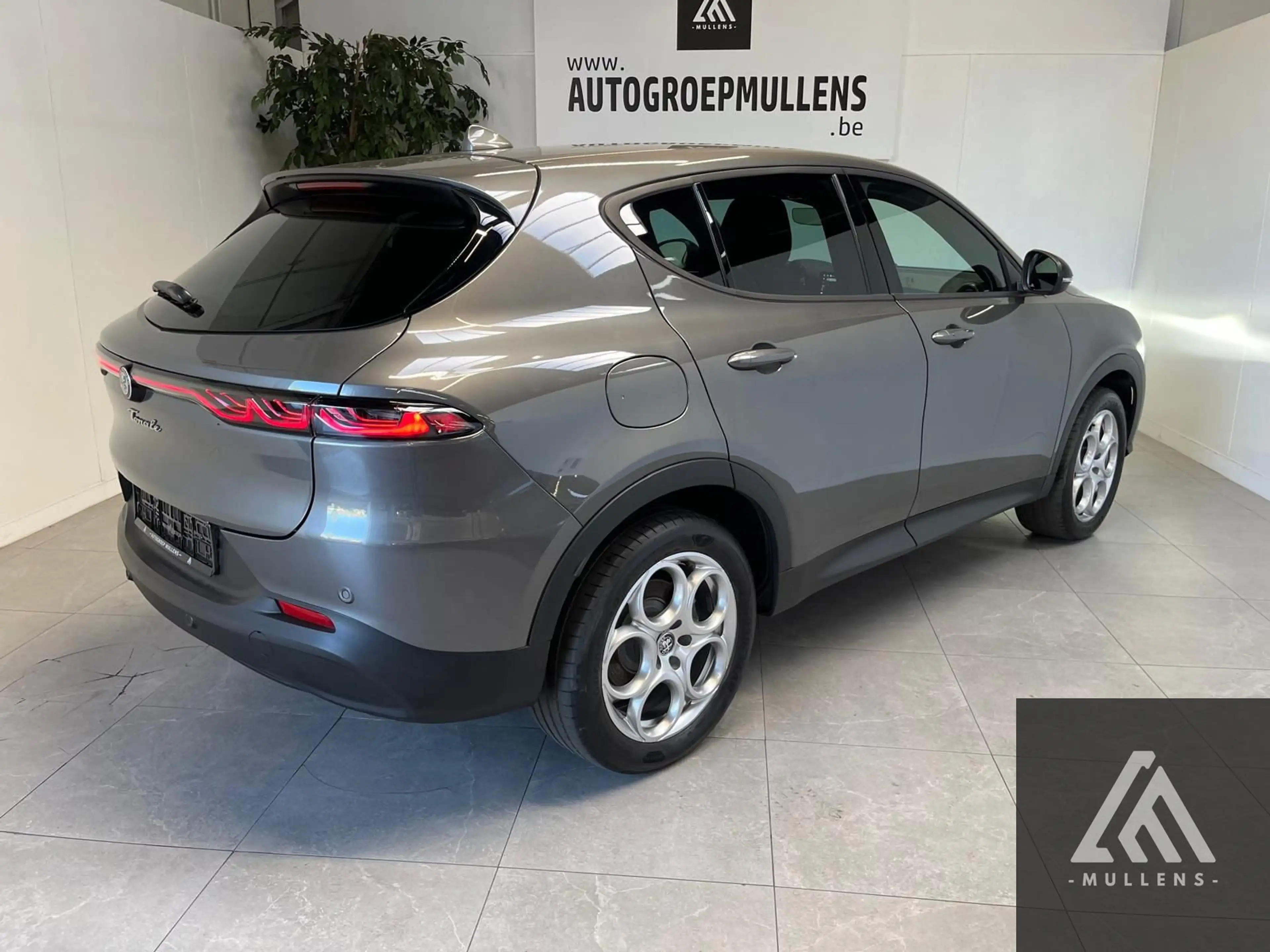 Alfa Romeo Tonale PHEV AT6e Q4 Sprint — photo 4