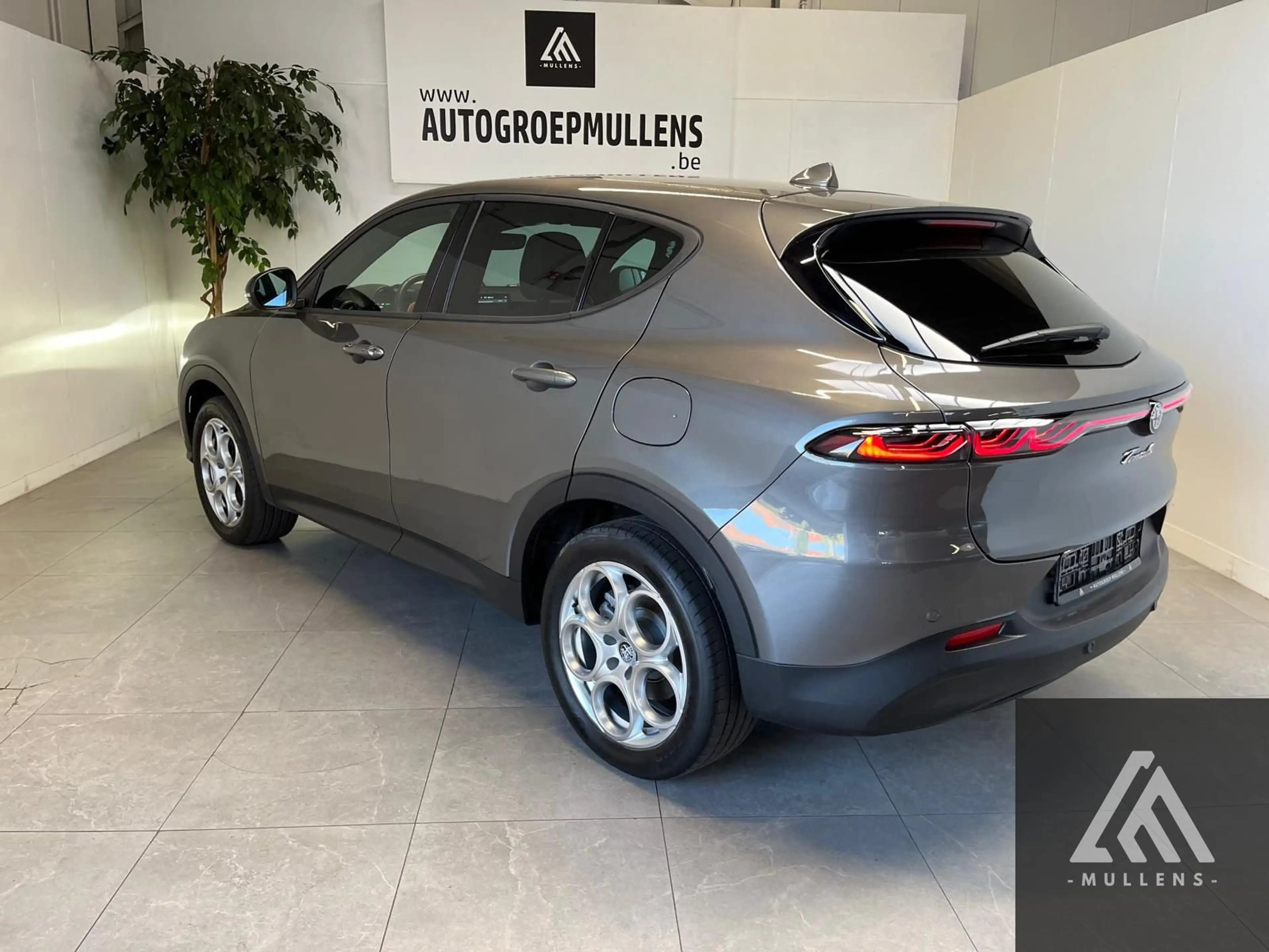 Alfa Romeo Tonale PHEV AT6e Q4 Sprint — photo 3
