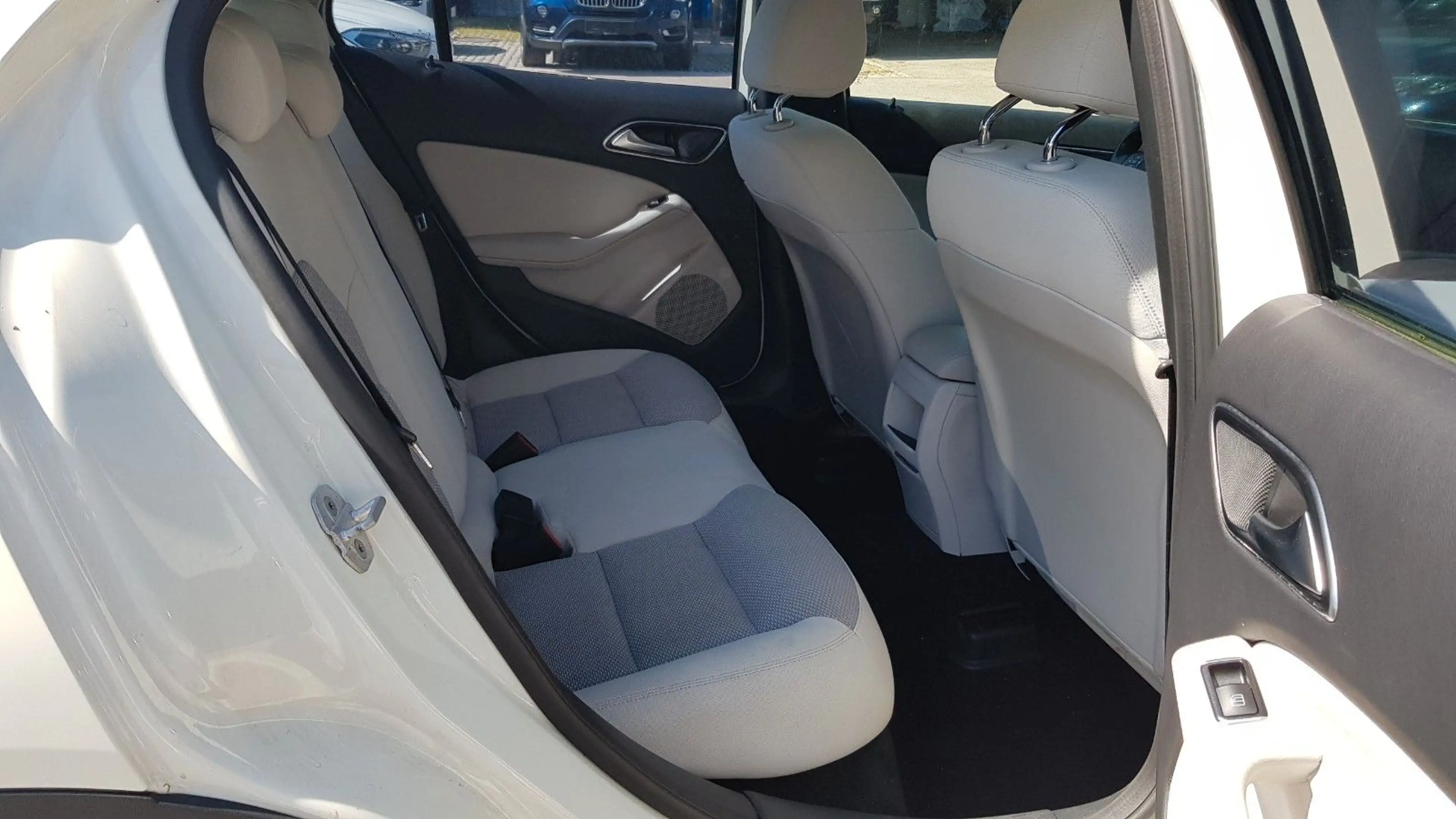 Mercedes-Benz GLA 180 CDI / d — photo 10