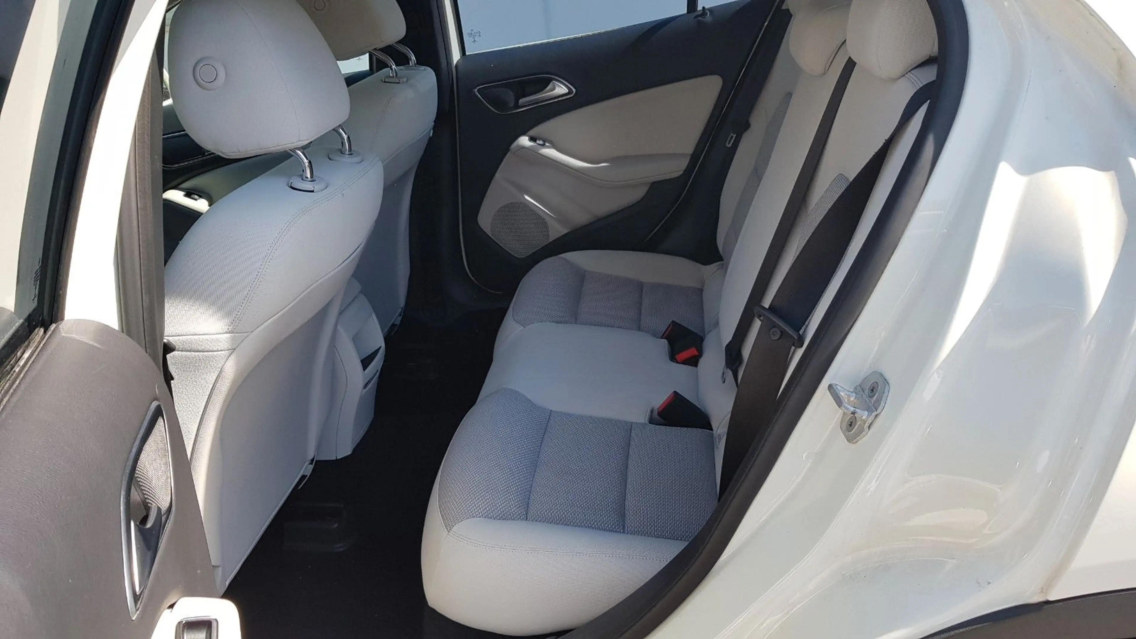 Mercedes-Benz GLA 180 CDI / d — photo 11