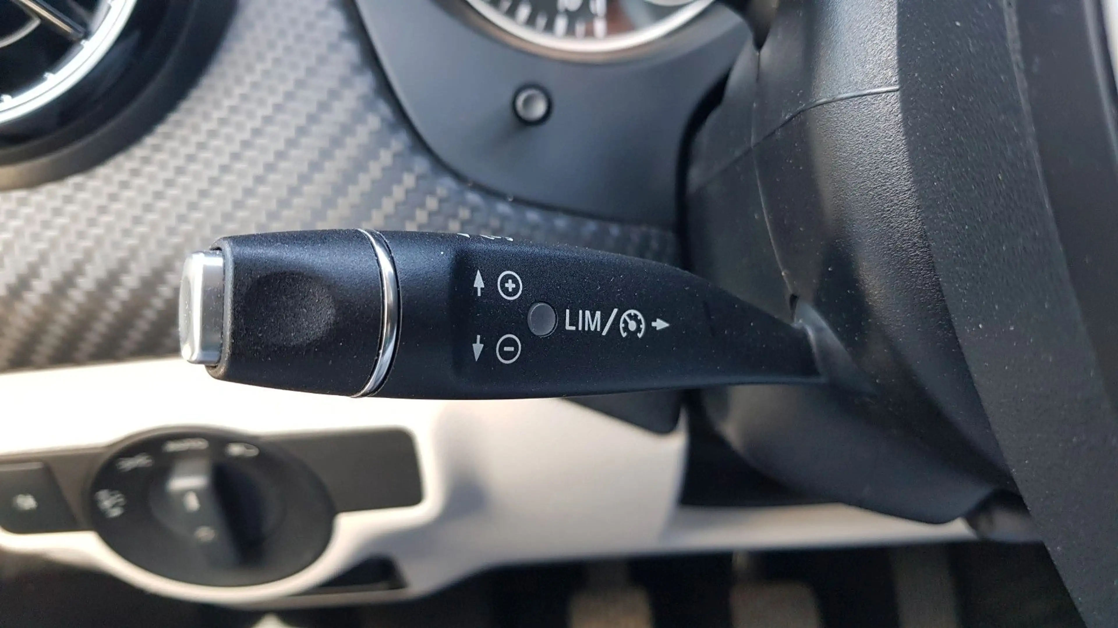 Mercedes-Benz GLA 180 CDI / d — photo 15