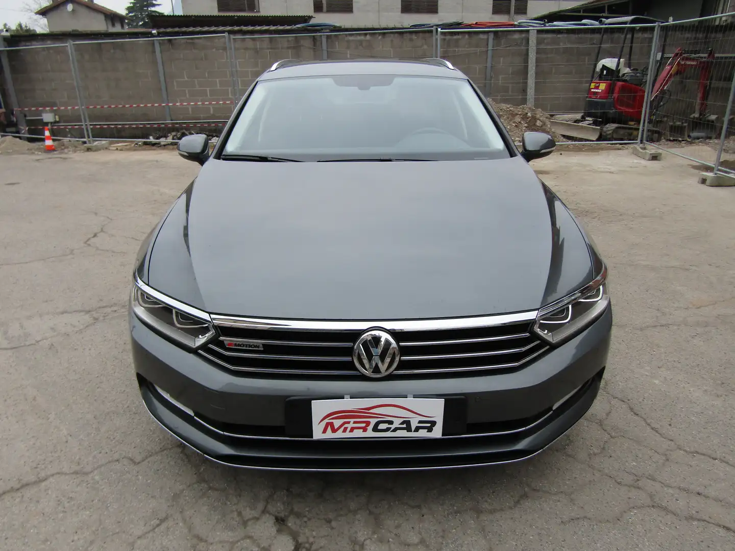 Volkswagen Passat Variant 2.0 TDi SCR Executive 4Motion DSG 4X4 140.000 KM Grau - 2
