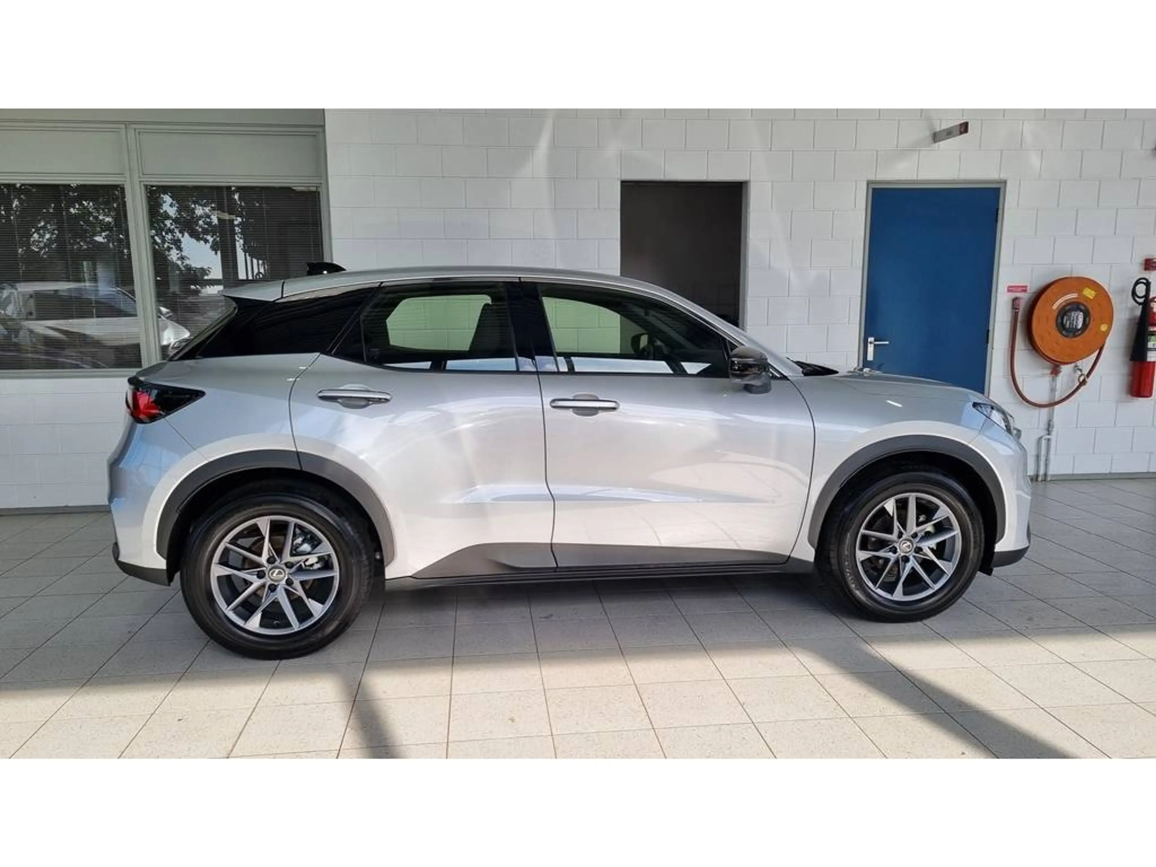 Lexus LBX 1.5 2WD | Dodehoek | Parksens V+A | Stoel en stuur — photo 2