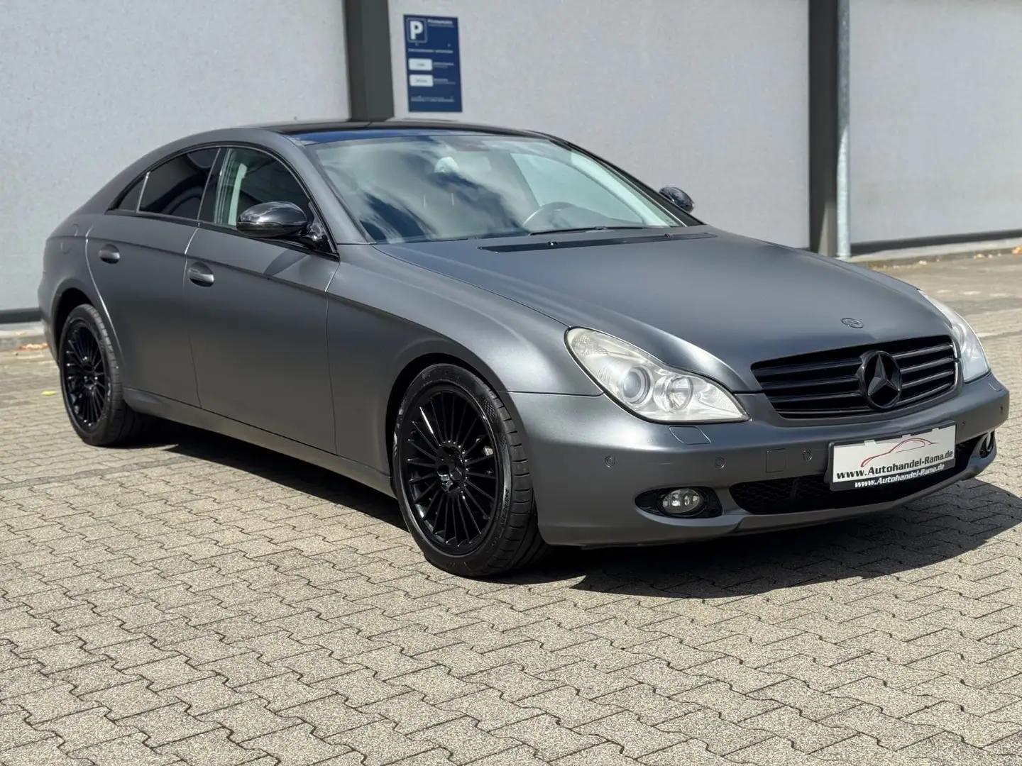 Mercedes-Benz CLS 350 CGI V6 Navi Leder Alu AMG Negro - 2