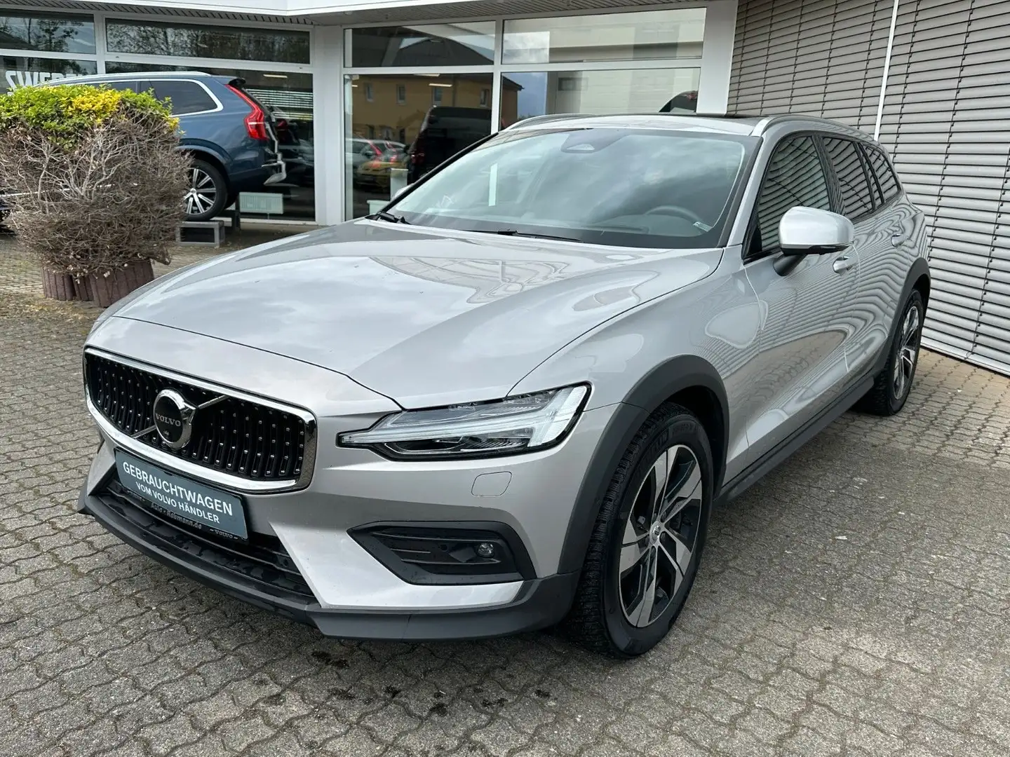 Volvo V60 Cross Country Cross Country*Ultimate*Bowers*Standheizun Silber - 1