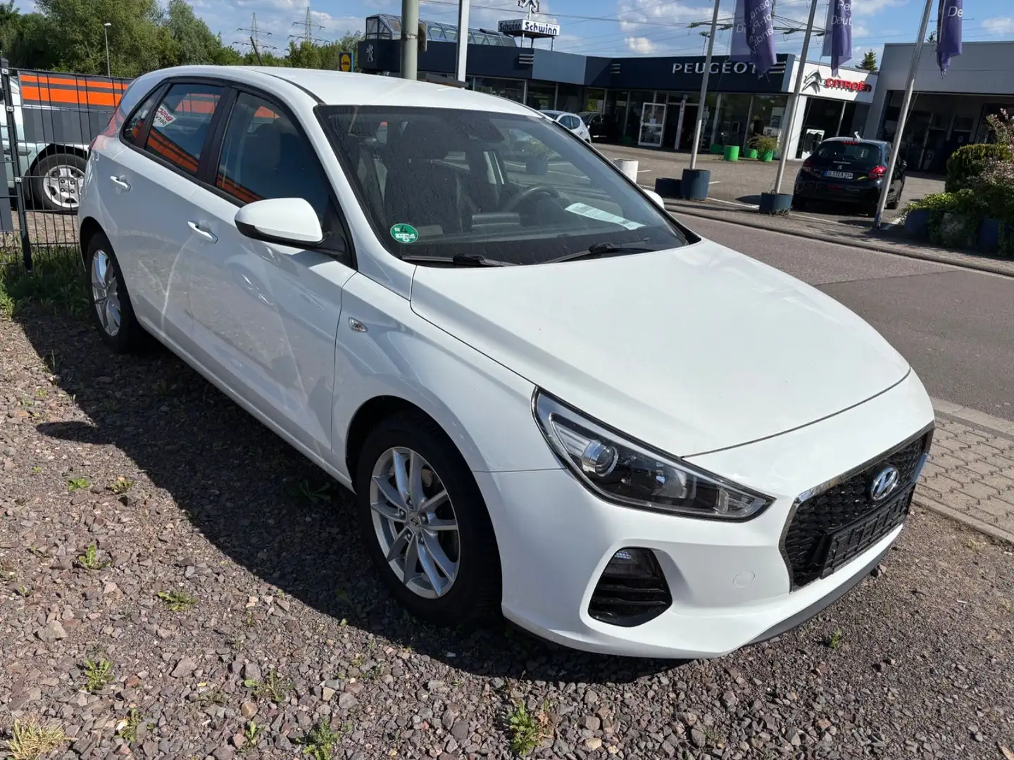 Hyundai i30 Pure Biały - 1