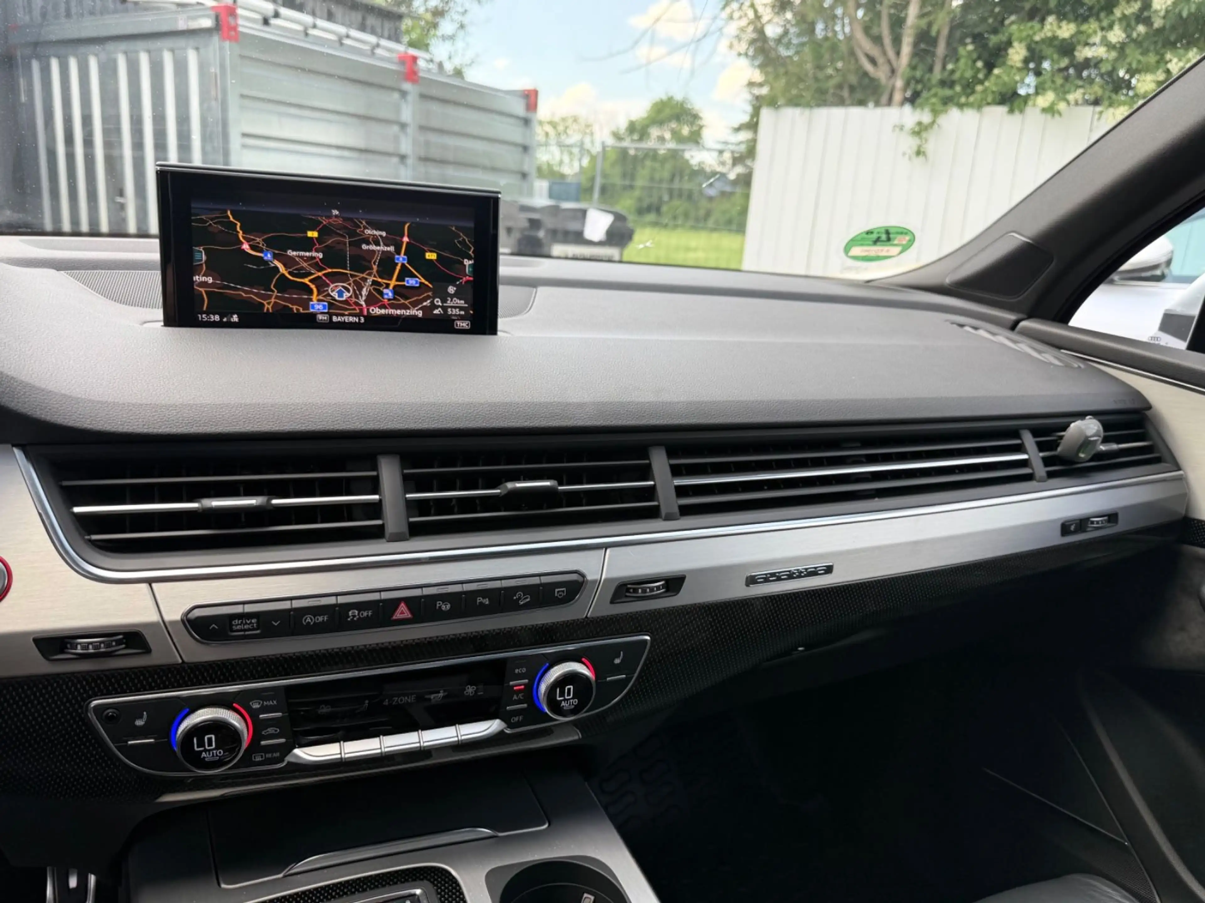 Audi SQ7 4.0 TDI V8 quattro Matrix/Pano/AHK/BOSE/360° — photo 11