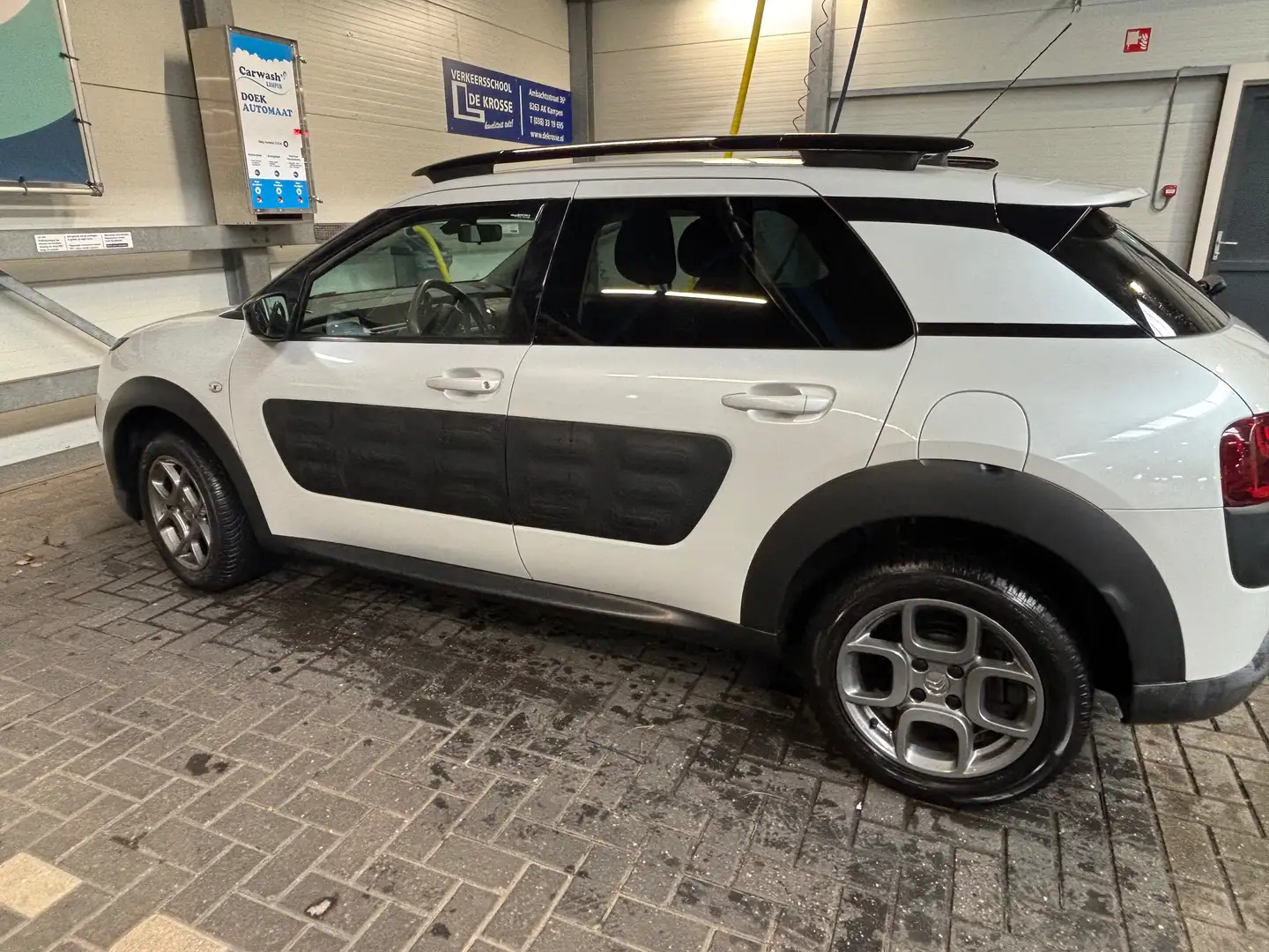 Citroen C4 Cactus C4 Cactus 1.2 e-VTi Shine Wit - 2