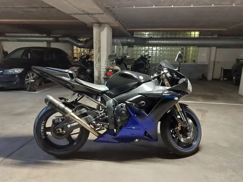 Yamaha YZF-R1 - foto 3