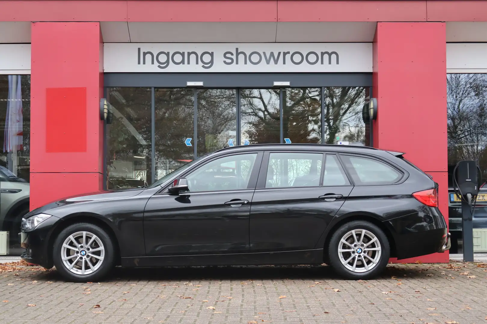 BMW 318 3-serie 318d 2.0L Executive | Panoramadak | Trekha Negro - 2