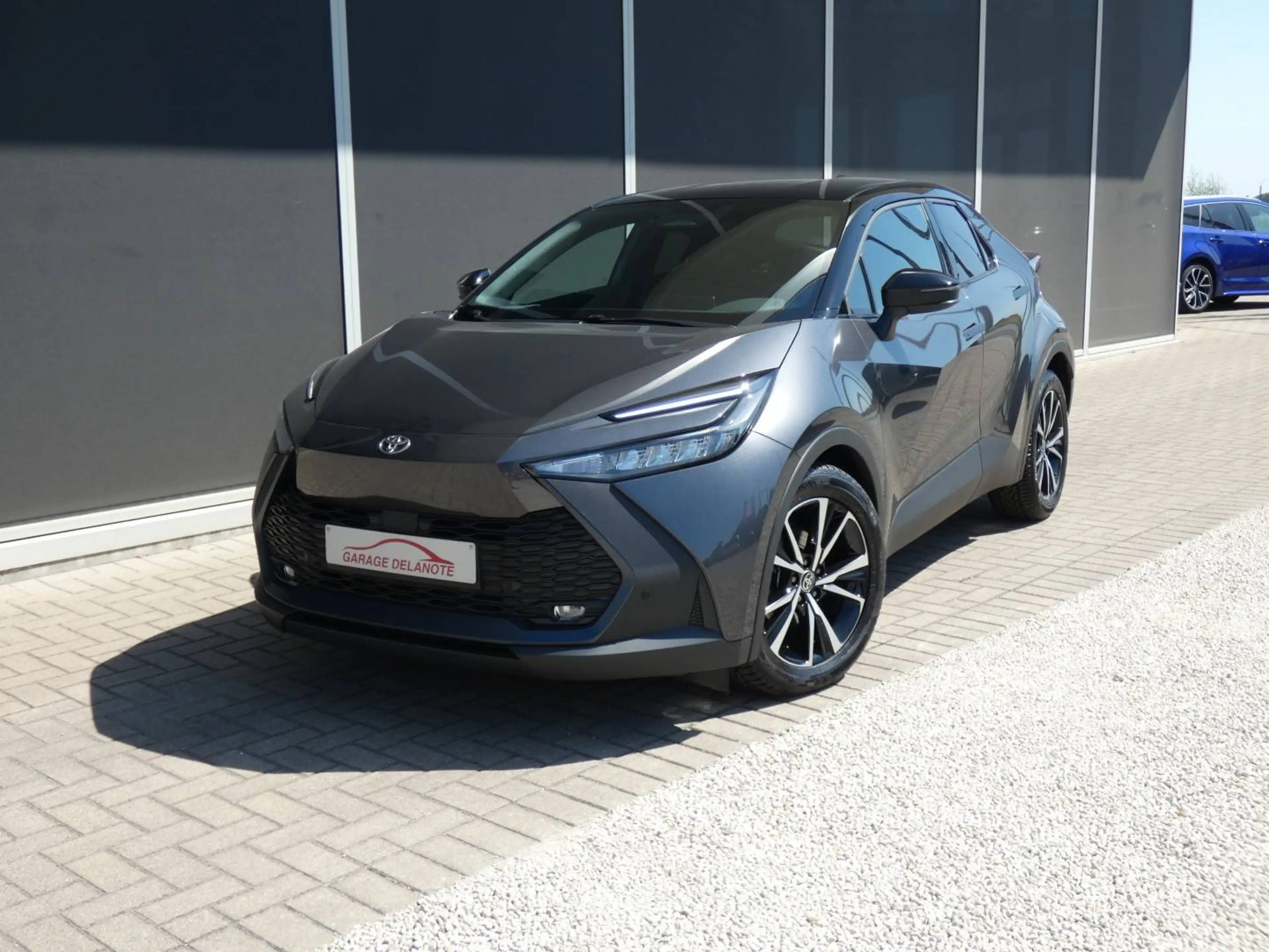 Toyota C-HR 1.8 Hybrid 140pk Dynamic plus +Trekhaak +Dodehoek +Keyless +Groot scherm +Wireless charger +Bi-tone — photo 2