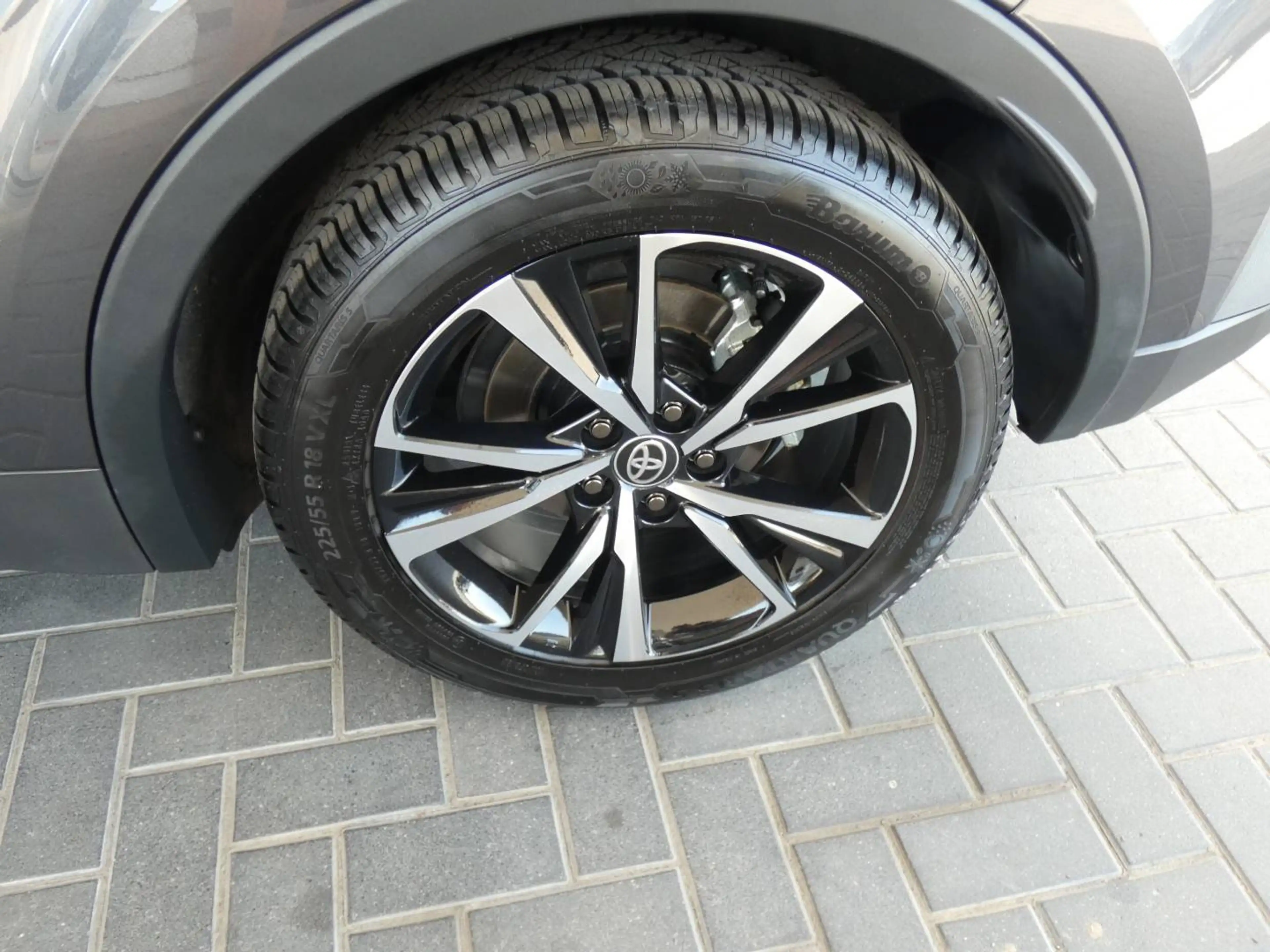 Toyota C-HR 1.8 Hybrid 140pk Dynamic plus +Trekhaak +Dodehoek +Keyless +Groot scherm +Wireless charger +Bi-tone — photo 12