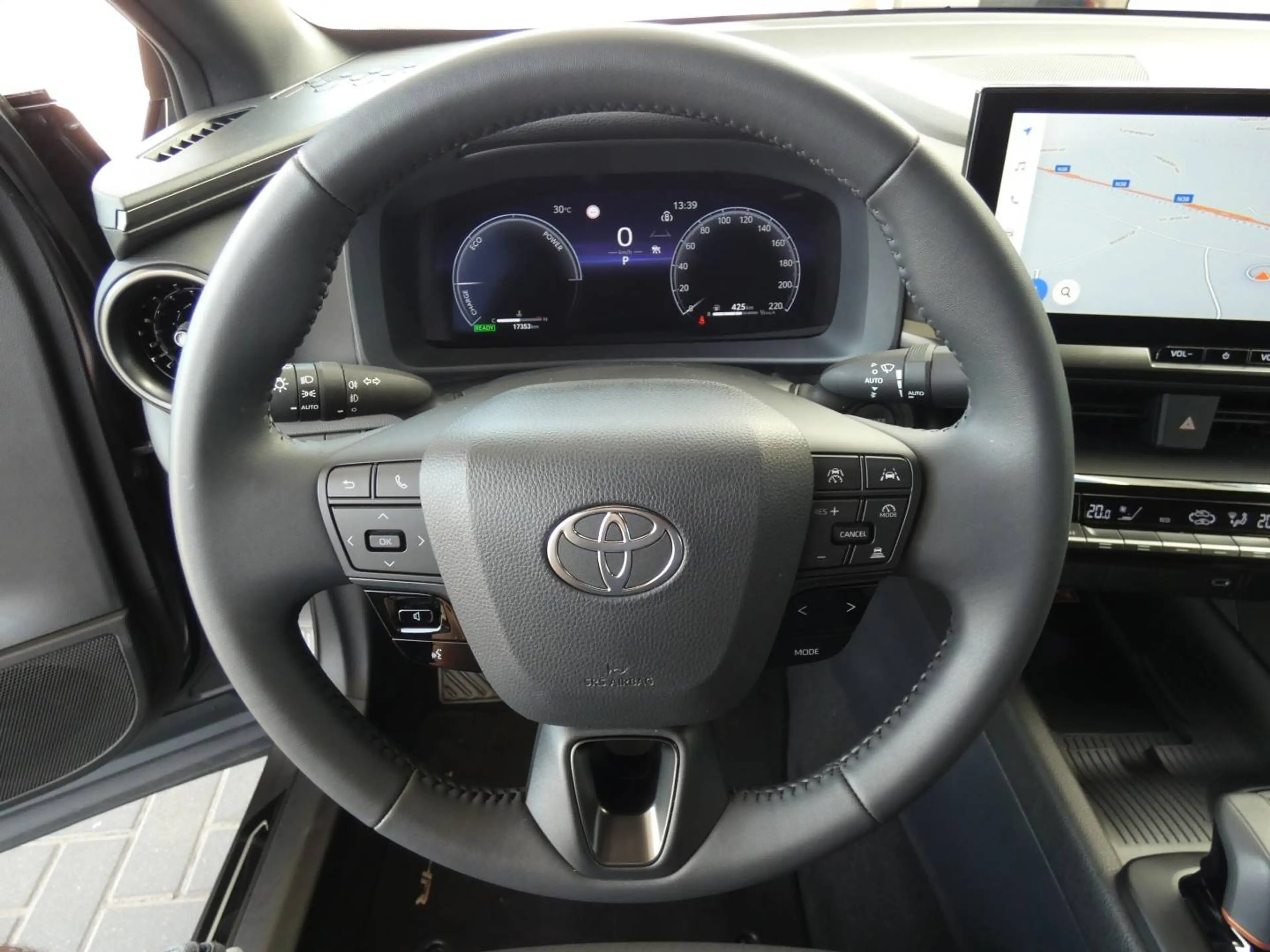 Toyota C-HR 1.8 Hybrid 140pk Dynamic plus +Trekhaak +Dodehoek +Keyless +Groot scherm +Wireless charger +Bi-tone — photo 14
