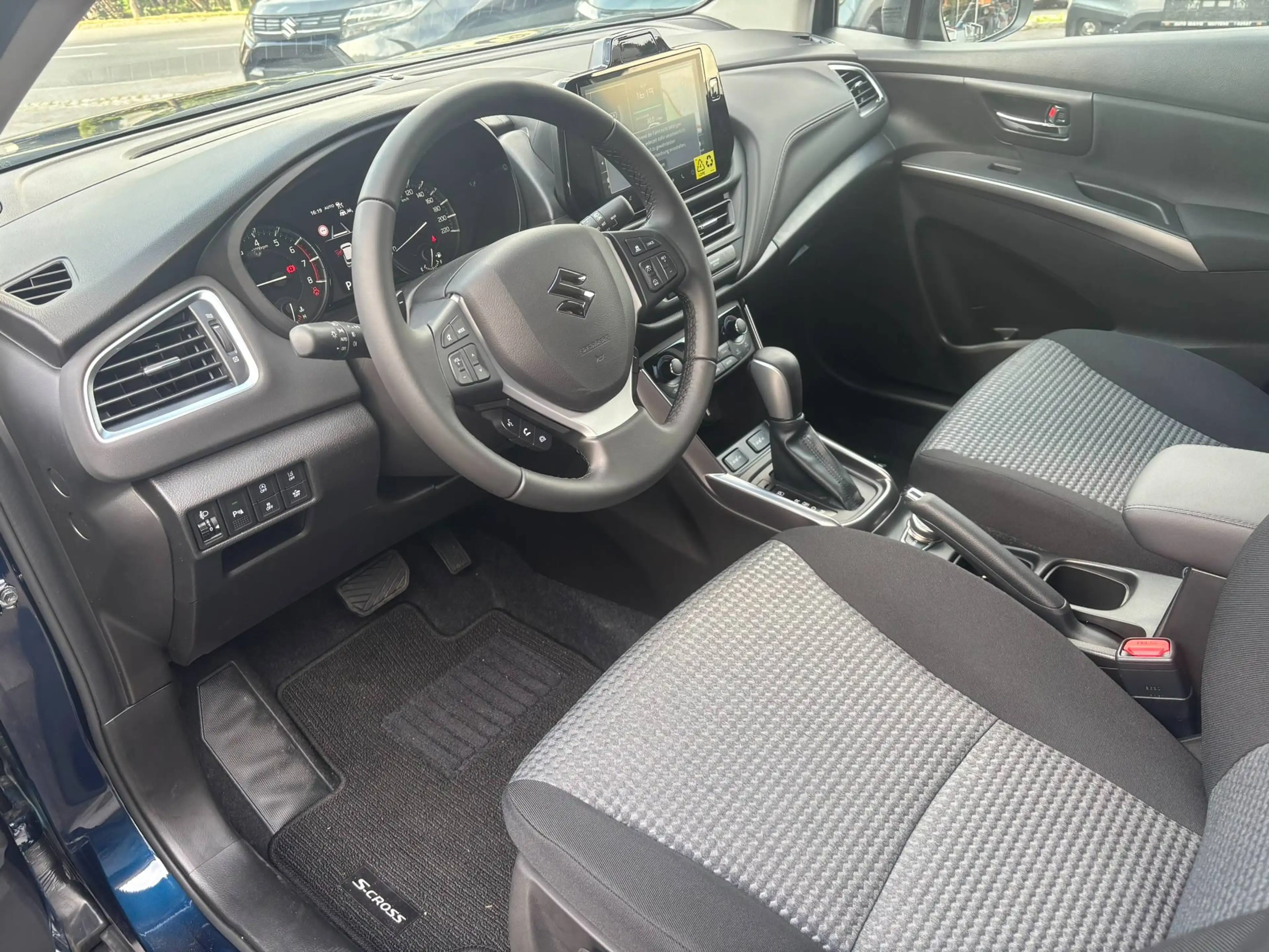 Suzuki S-Cross 1,4 Hybrid ALLGRIP Shine Aut. — photo 9
