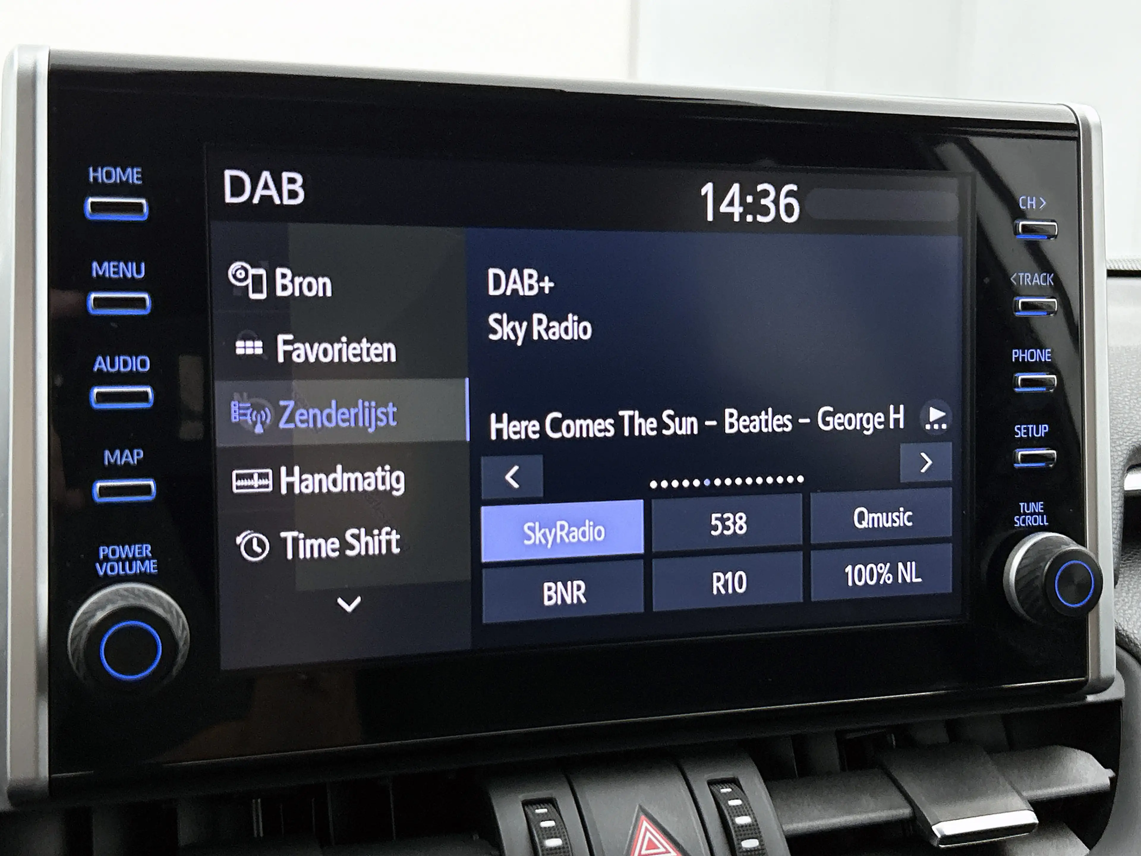 Toyota RAV 4 2.5 Plug-in Hybrid AWD Dynamic + | Dodehoek detect — photo 10