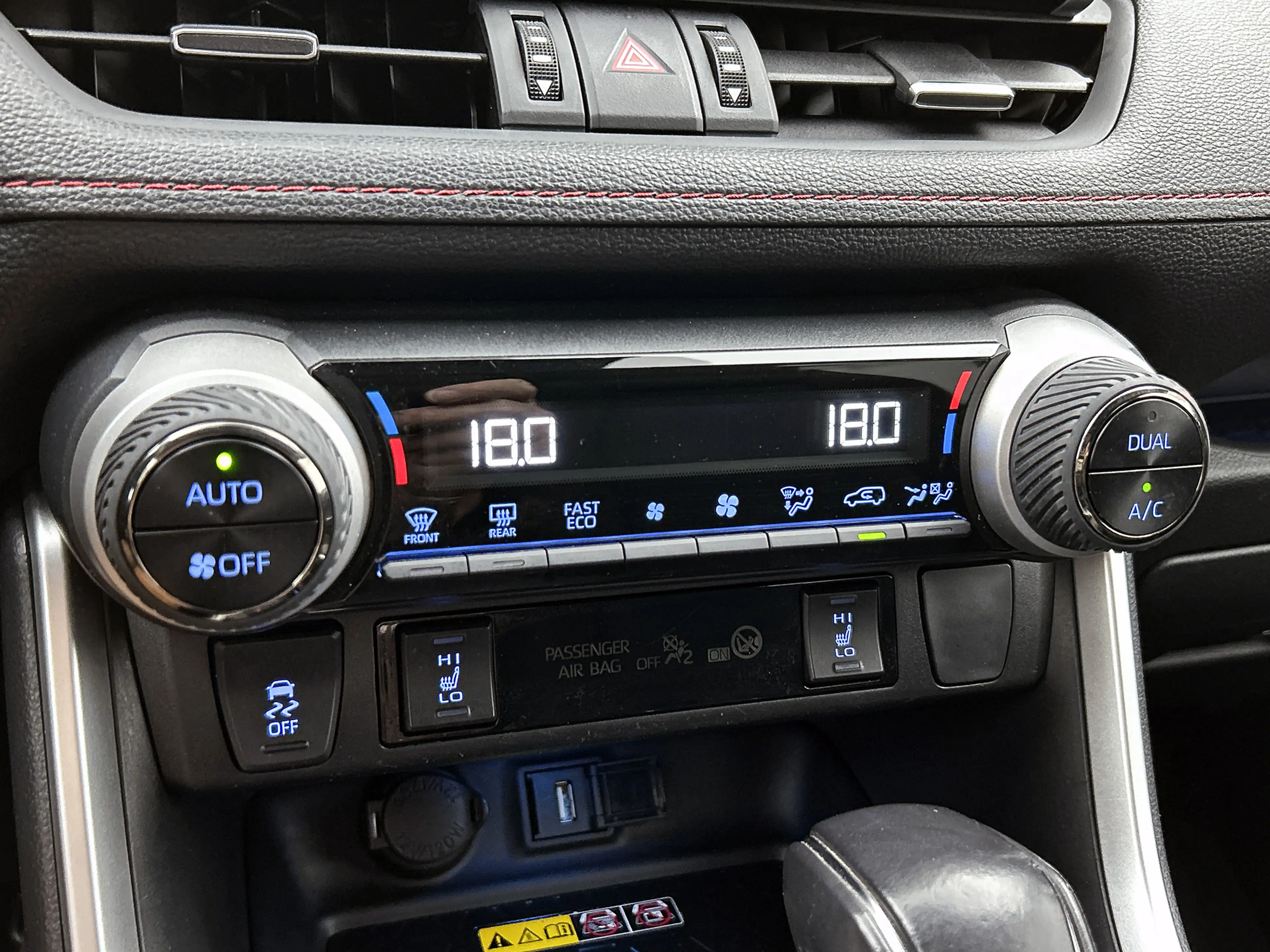 Toyota RAV 4 2.5 Plug-in Hybrid AWD Dynamic + | Dodehoek detect — photo 13