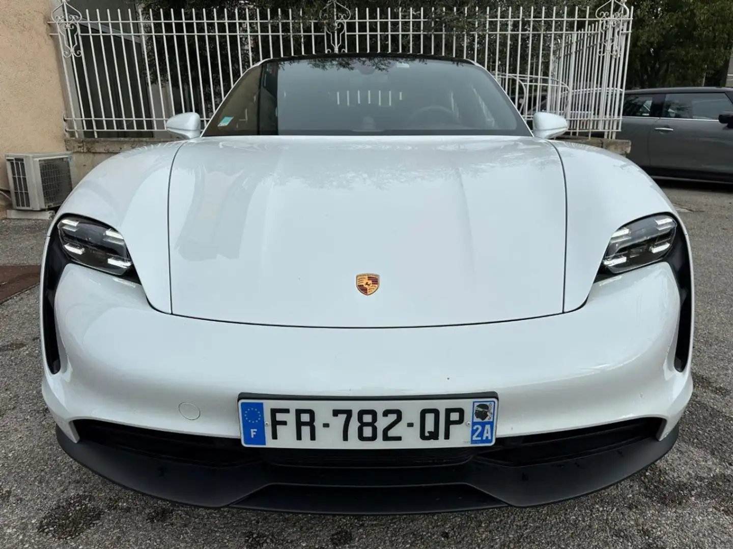 Porsche Taycan 4S 93.4 KWh Batterie Performance Plus Weiß - 2