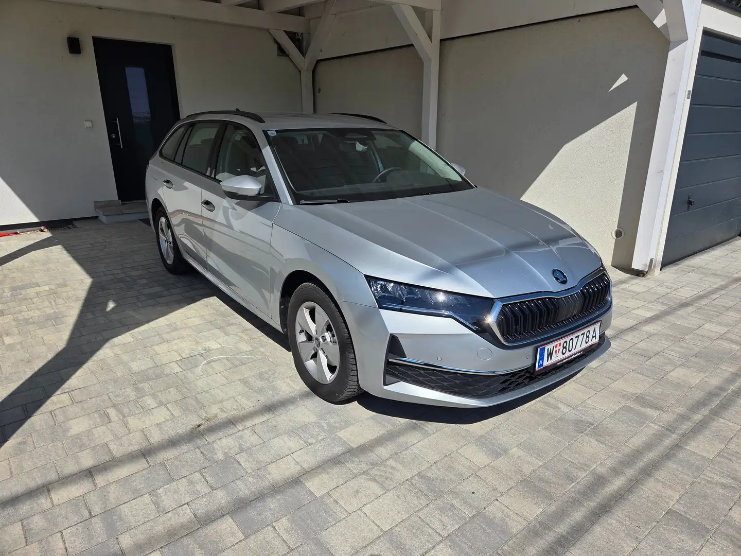 Skoda Octavia Octavia Kombi 1,5 TSI Selection Silber - 2