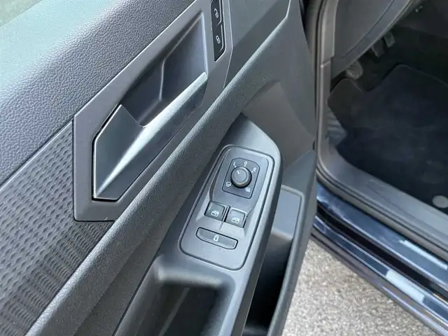 Ford Tourneo Connect view 14
