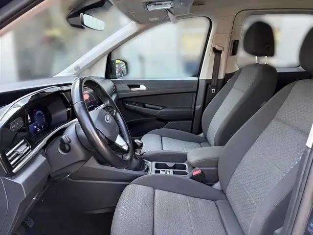 Ford Tourneo Connect view 8