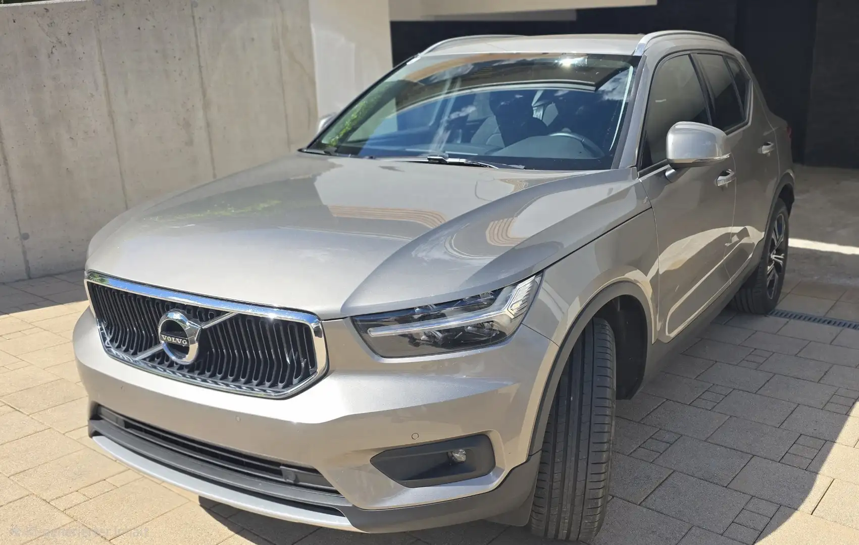 Volvo XC40 T2 Momentum Geartronic - 2