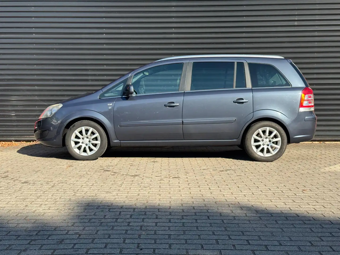 Opel Zafira Opel Zafira 1.8 111 Years Edition | Airco | Cruise Grau - 2