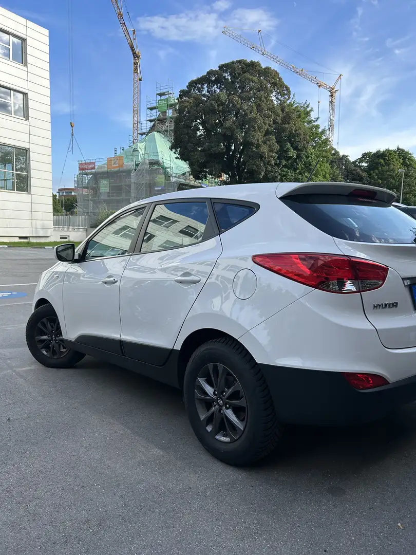 Hyundai iX35 1.6 2WD Fifa World Cup Edition Tüv & Bremsen neu - 2