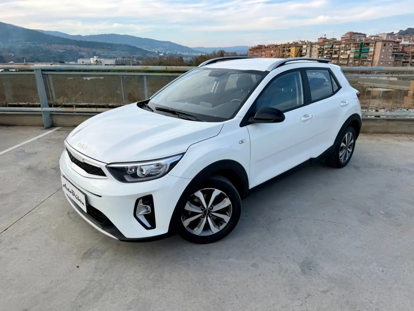 Kia Stonic 1.0 T-GDi MHEV iMT Concept Plus 100 Blanco - 2