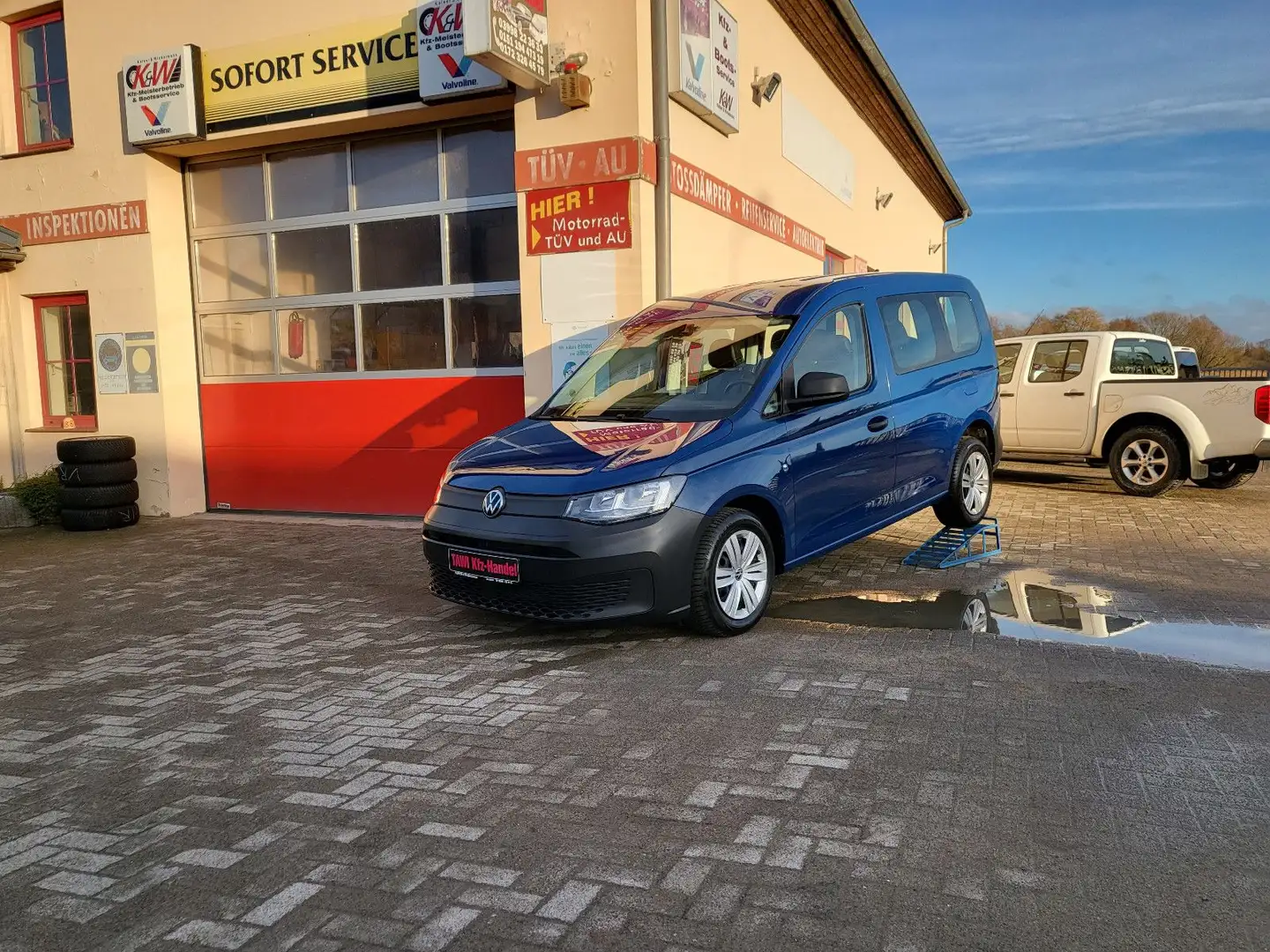 Volkswagen Caddy Kombi**1.Hand**20Tkm**Benzin** Blau - 1