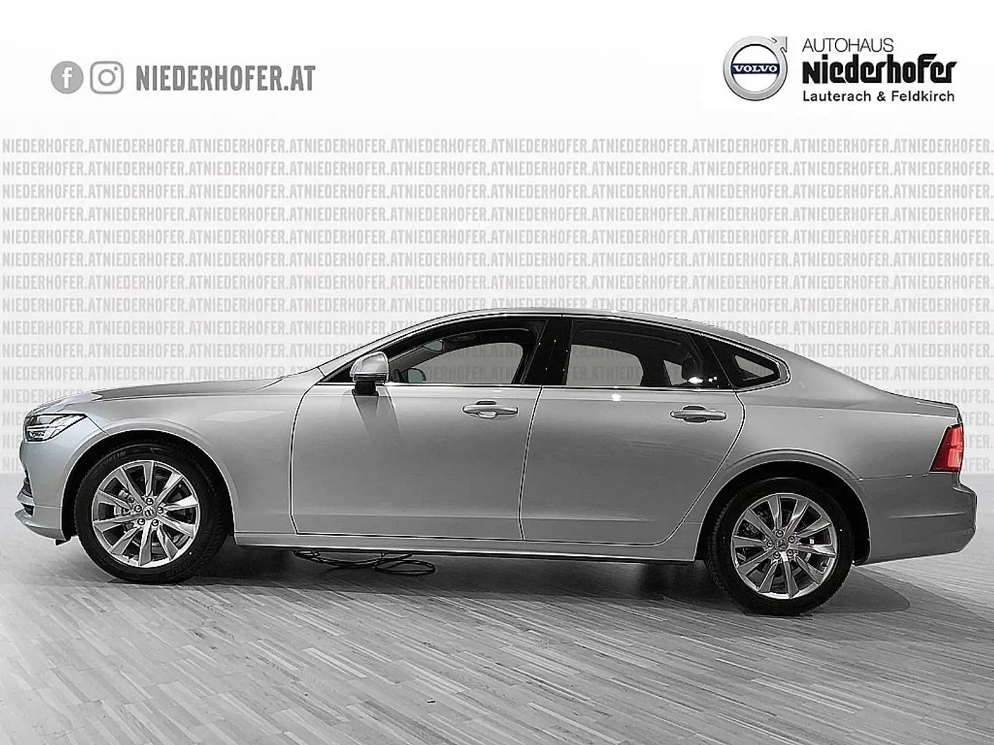 Volvo S90 D3 Momentum Pro Geartronic Stříbrná - 2
