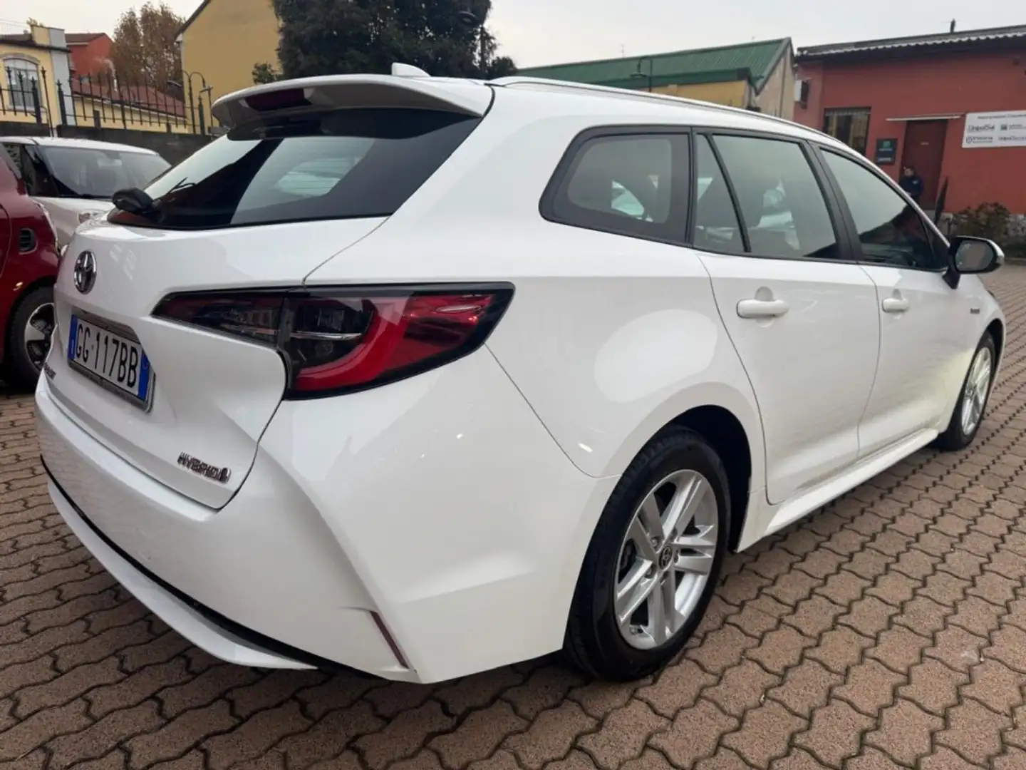 Toyota Corolla Touring 1.8 Hybrid Business(AUTOCARRO N1) Bianco - 2