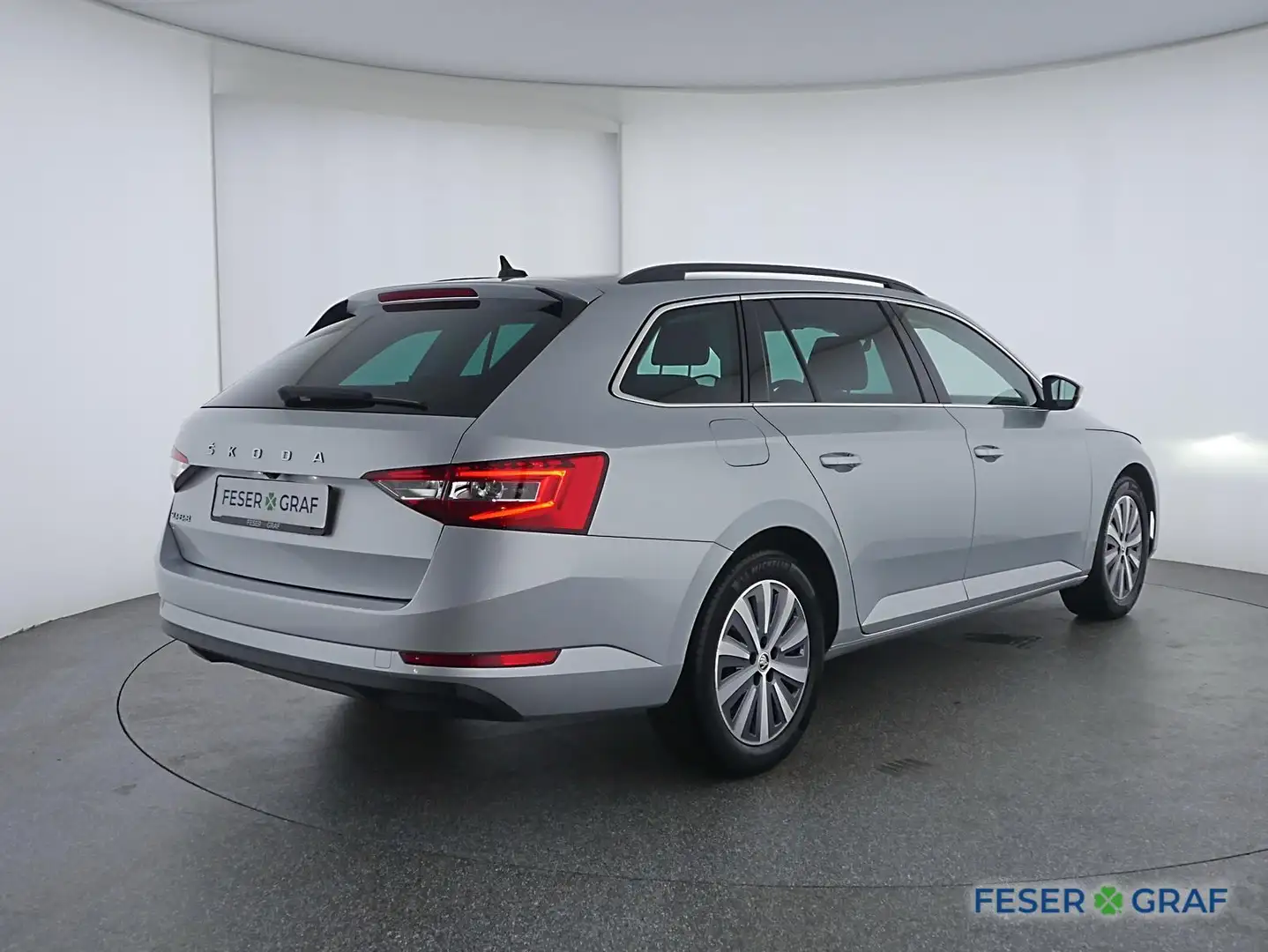 Skoda Superb Combi 2.0 TDI Ambition DSG/ACC/RearView Silber - 2